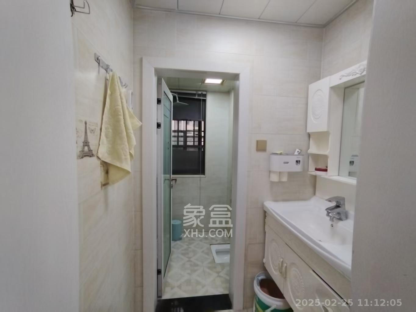 华润置地广场二期  3室2厅2卫   2600.00元/月室内图