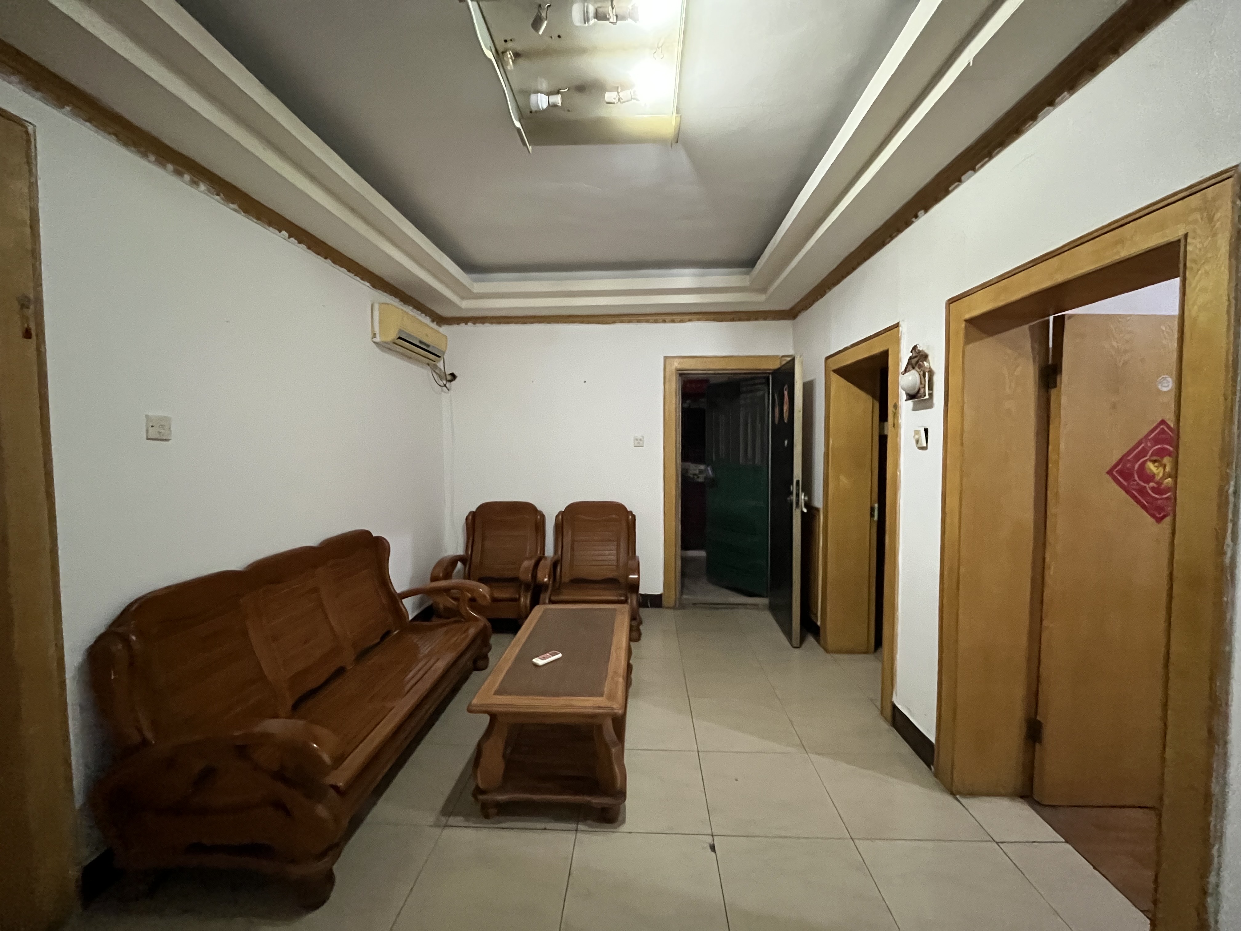 中建五局信和苑四区  2室2厅1卫    1300.0元/月 中建五局信和苑四区  2室2厅1卫    1300.0元/月户型图