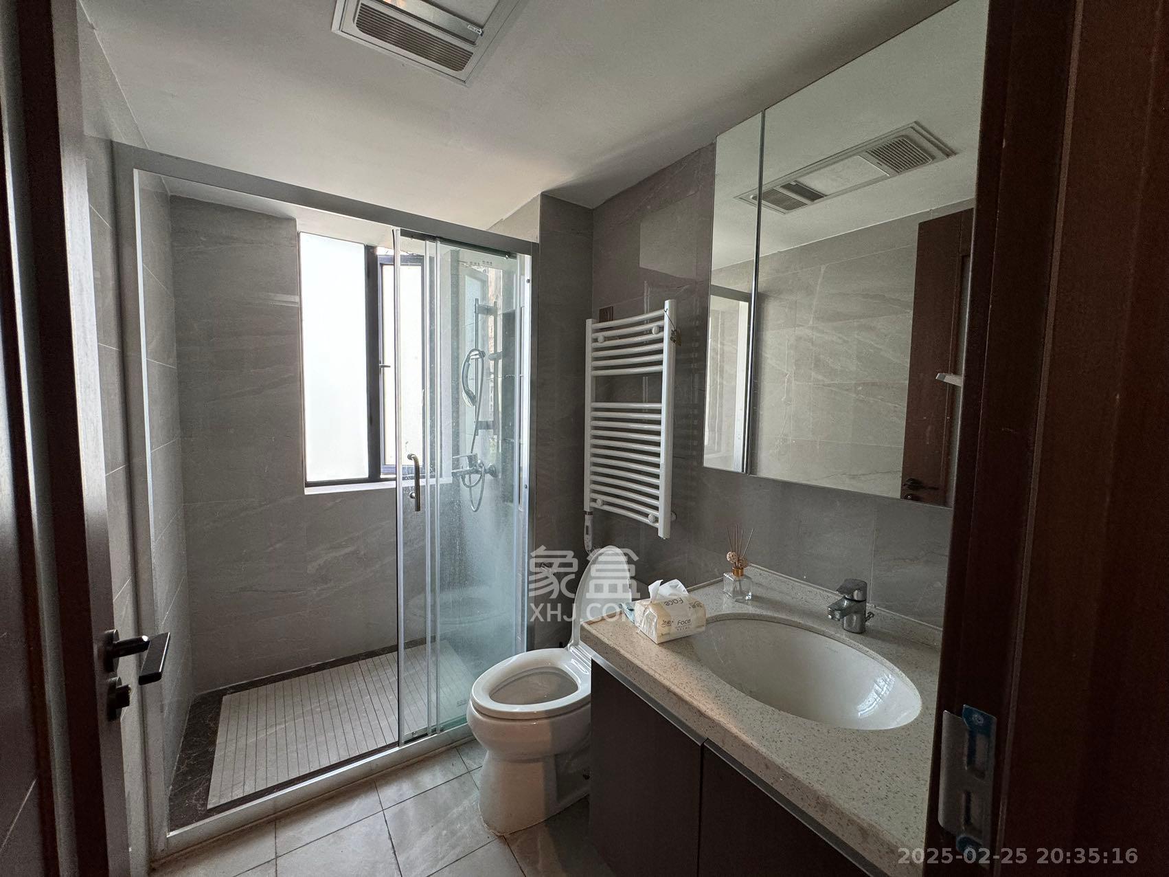 绿地长沙城际空间站(柏仕佳苑) 4室2厅2卫 4000.0元/月 绿地长沙城际空间站(柏仕佳苑) 4室2厅2卫 4000.0元/月室内图