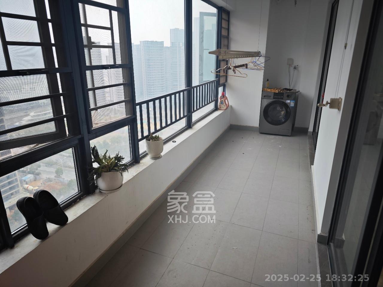 南山梅溪一方  4室2厅2卫   4500.00元/月室内图