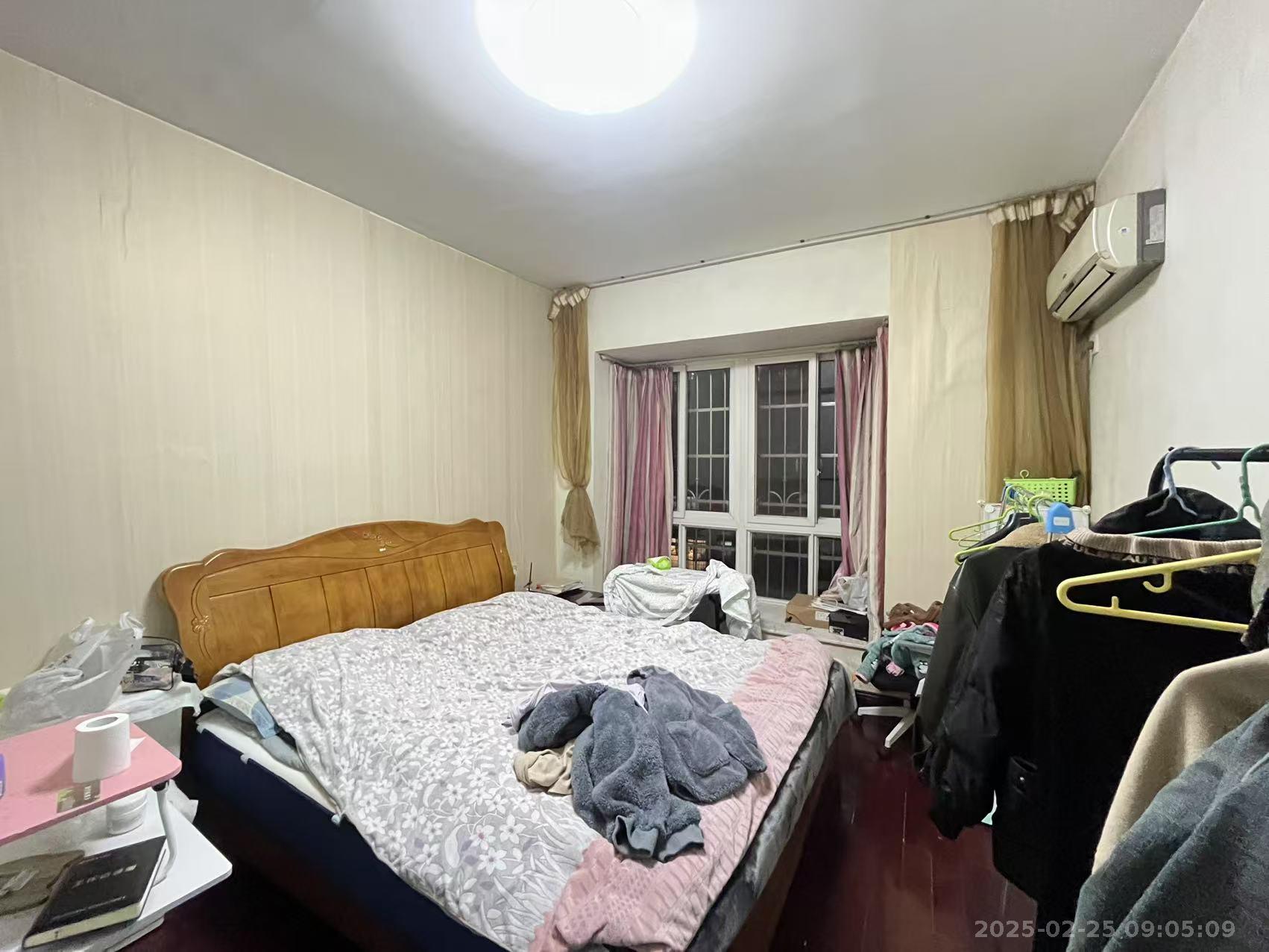 鑫天鑫城  3室2厅2卫   2400.00元/月室内图