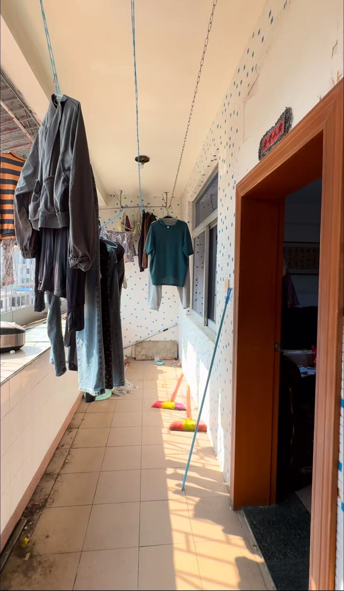 海南医学院宿舍(龙华路) 3室2厅1卫 85.0万 海南医学院宿舍(龙华路) 3室2厅1卫 85.0万客厅