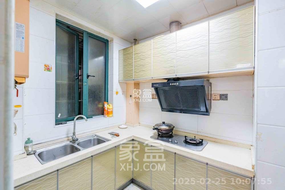 威尔士春天  3室2厅1卫   2500.00元/月室内图