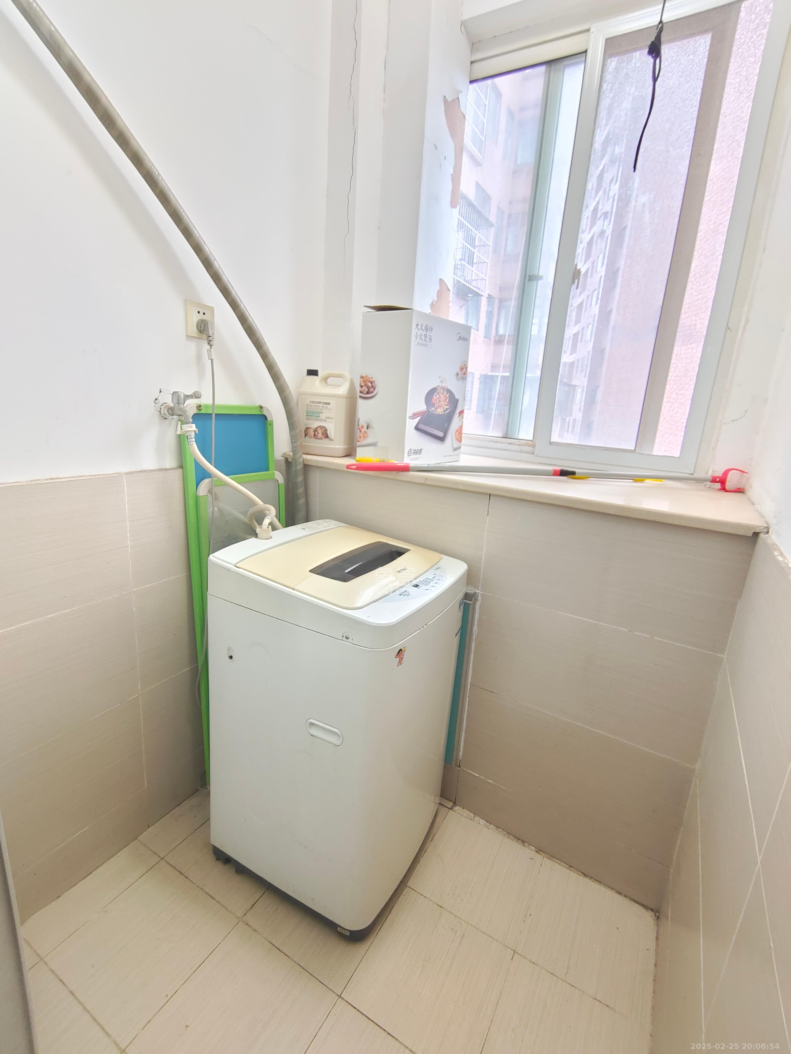 月亮湾草莓街区一、二期  1室1厅1卫   1200.00元/月室内图