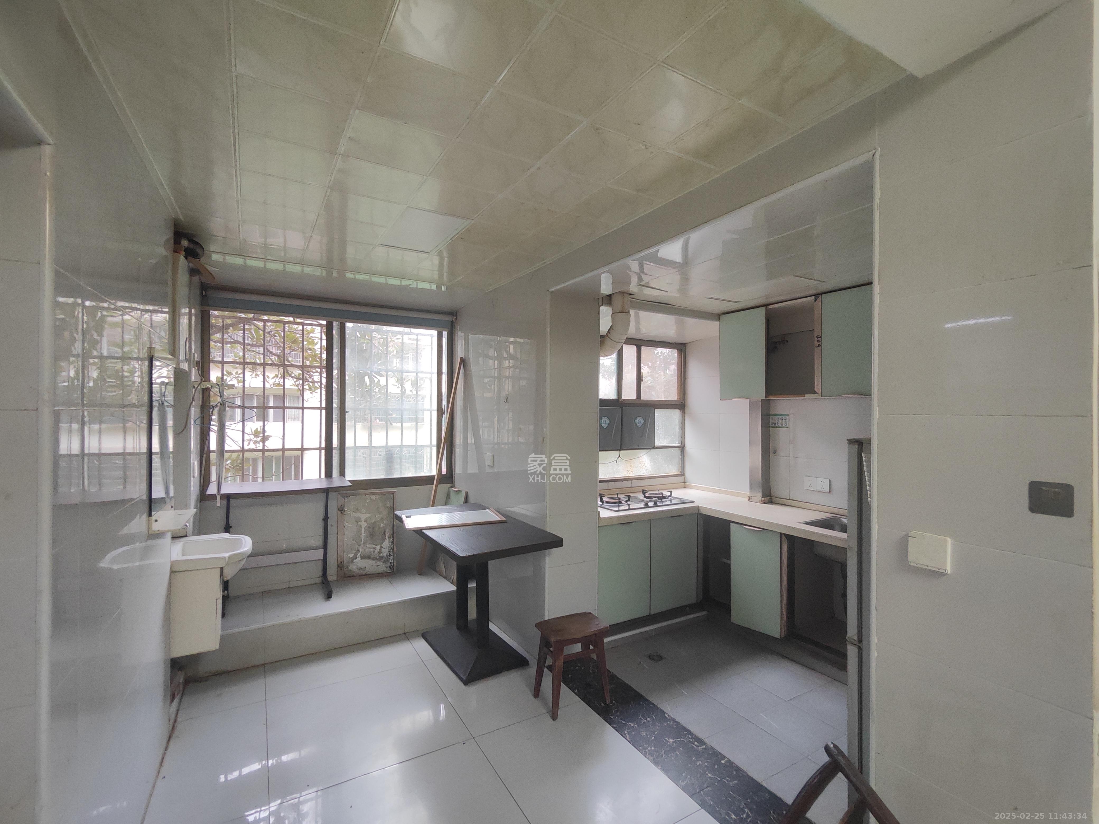 长沙县公路管理局单位房 3室1厅1卫 2200.00元/月 长沙县公路管理局单位房 3室1厅1卫 2200.00元/月室内图