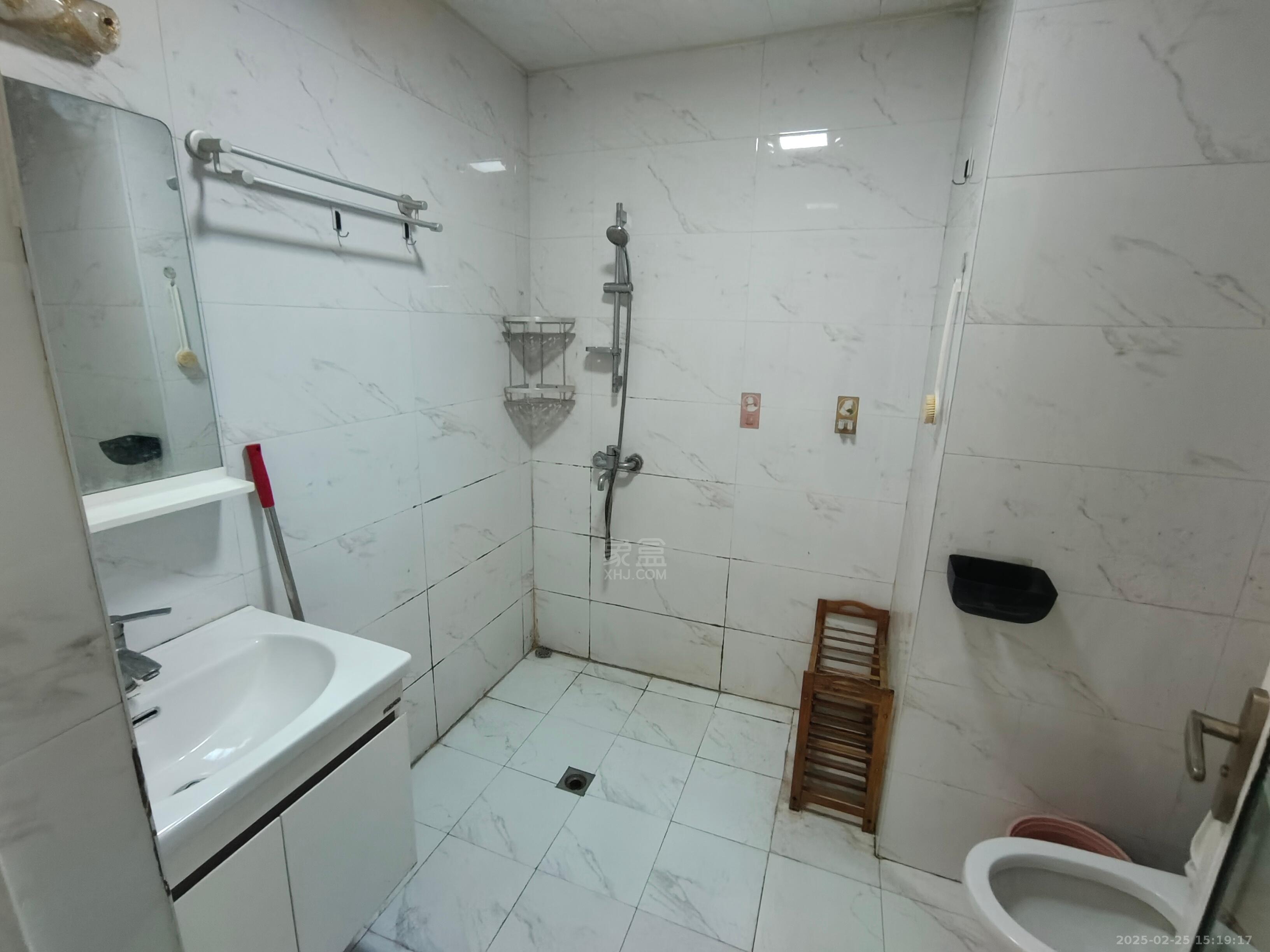 文艺复兴(未来城) 1室1厅1卫 1200.0元/月 文艺复兴(未来城) 1室1厅1卫 1200.0元/月室内图