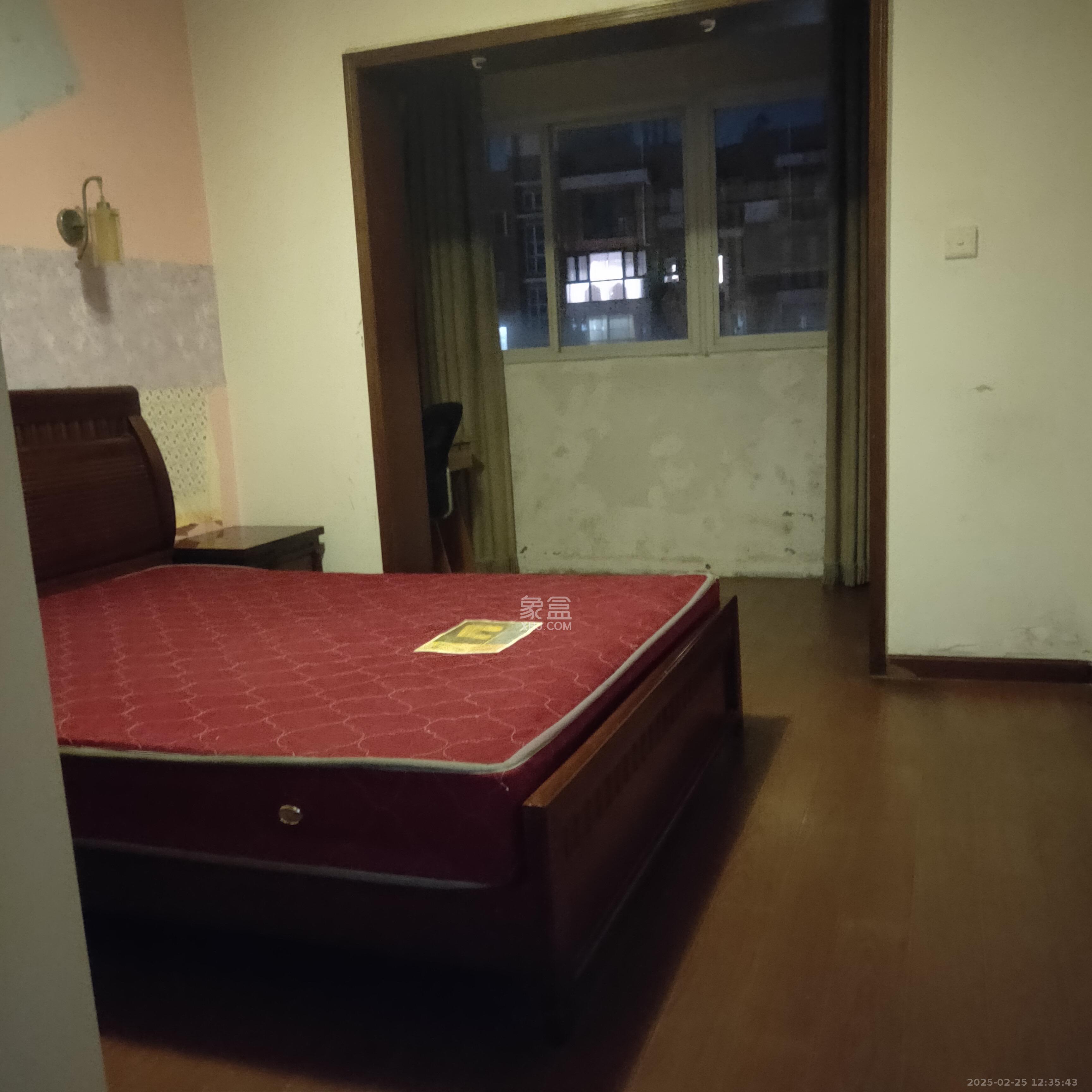 星语林名园  3室2厅1卫   1900.00元/月室内图