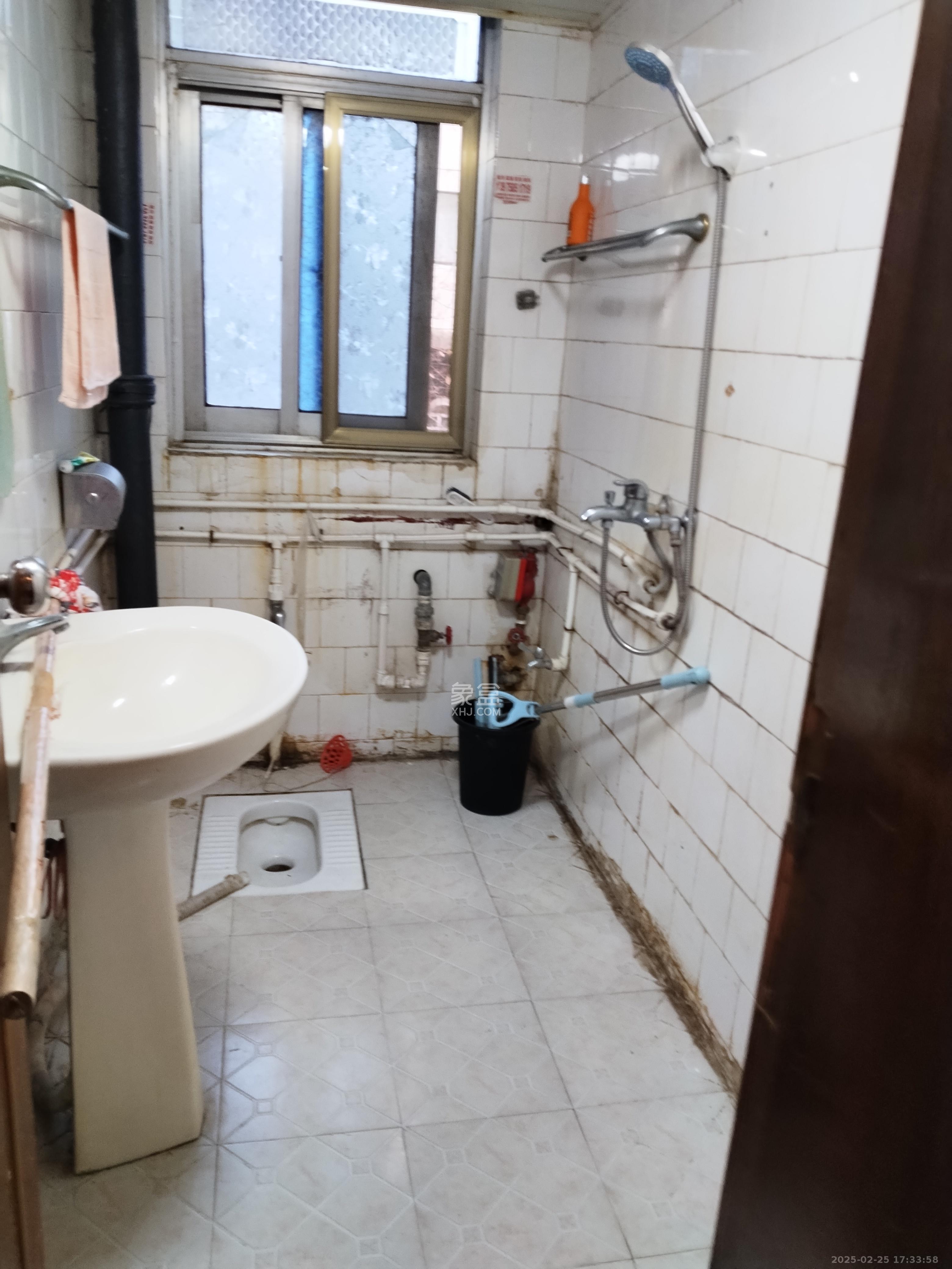 戒毒所宿舍 3室2厅1卫 2600.0元/月 戒毒所宿舍 3室2厅1卫 2600.0元/月室内图