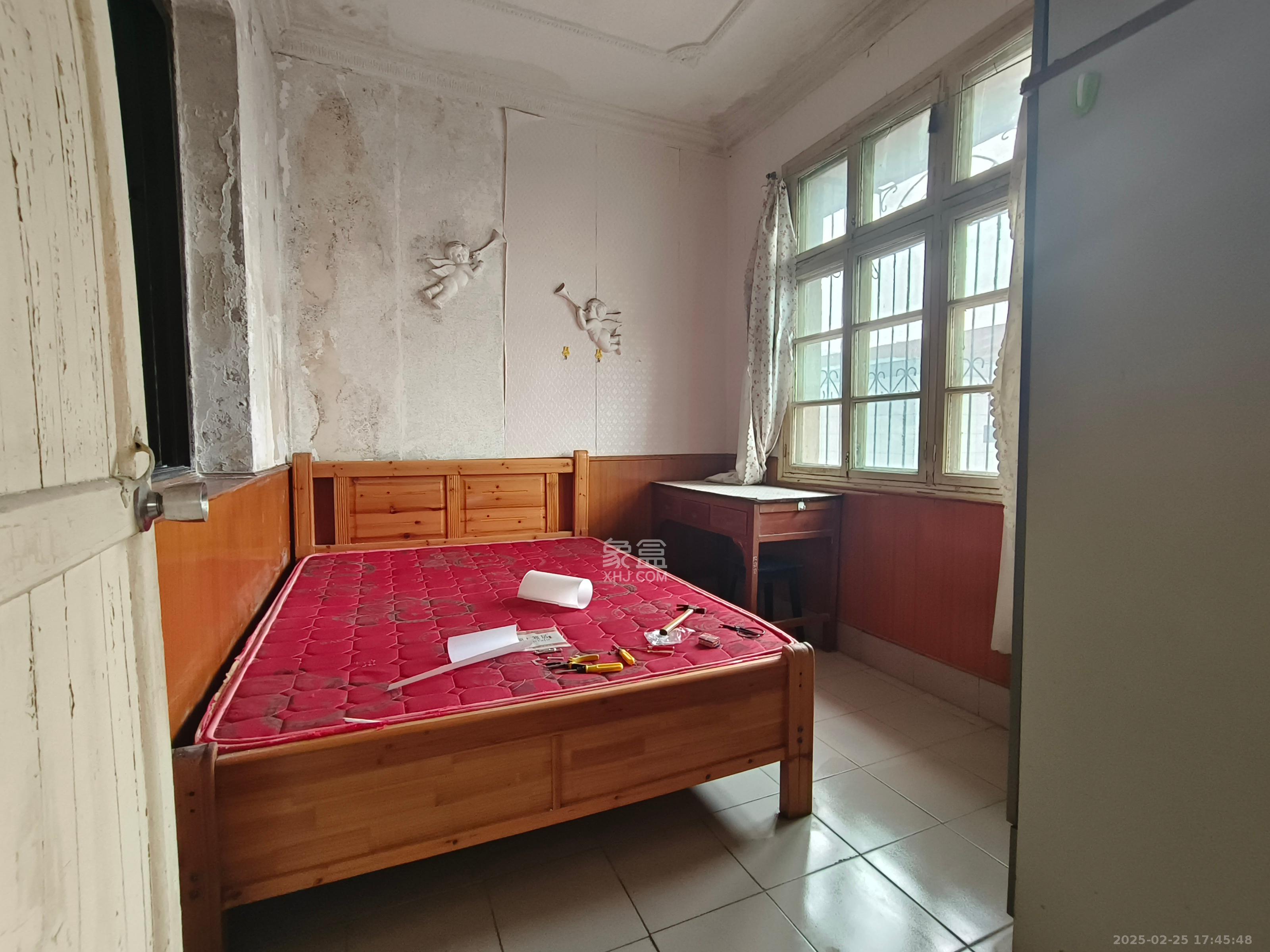 无线电信宿舍  3室2厅1卫    1800.0元/月 无线电信宿舍  3室2厅1卫    1800.0元/月室内图