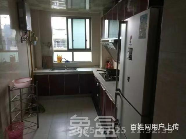 仁和家园  3室2厅1卫    1200.0元/月室内图