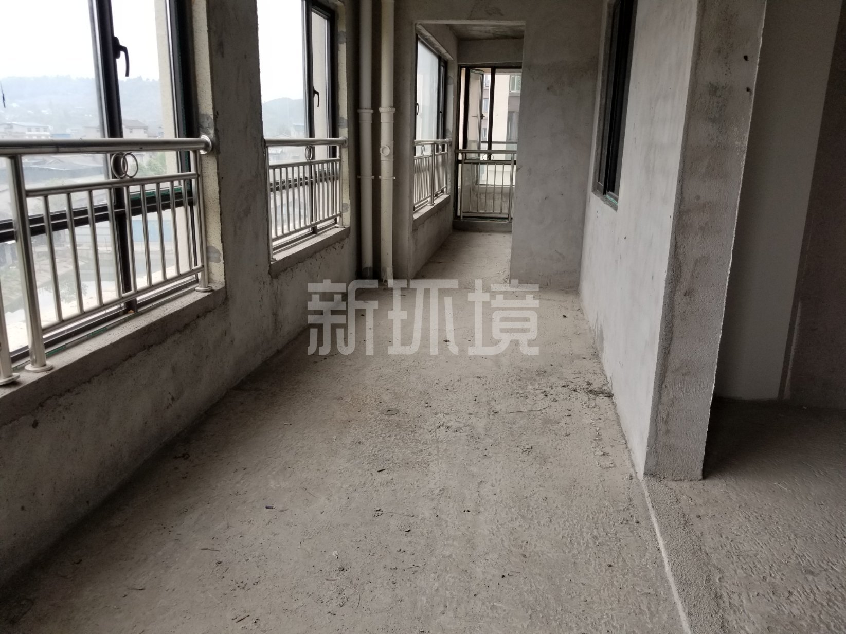 山水印象澜庭 5室2厅2卫 152.0万 山水印象澜庭 5室2厅2卫 152.0万客厅