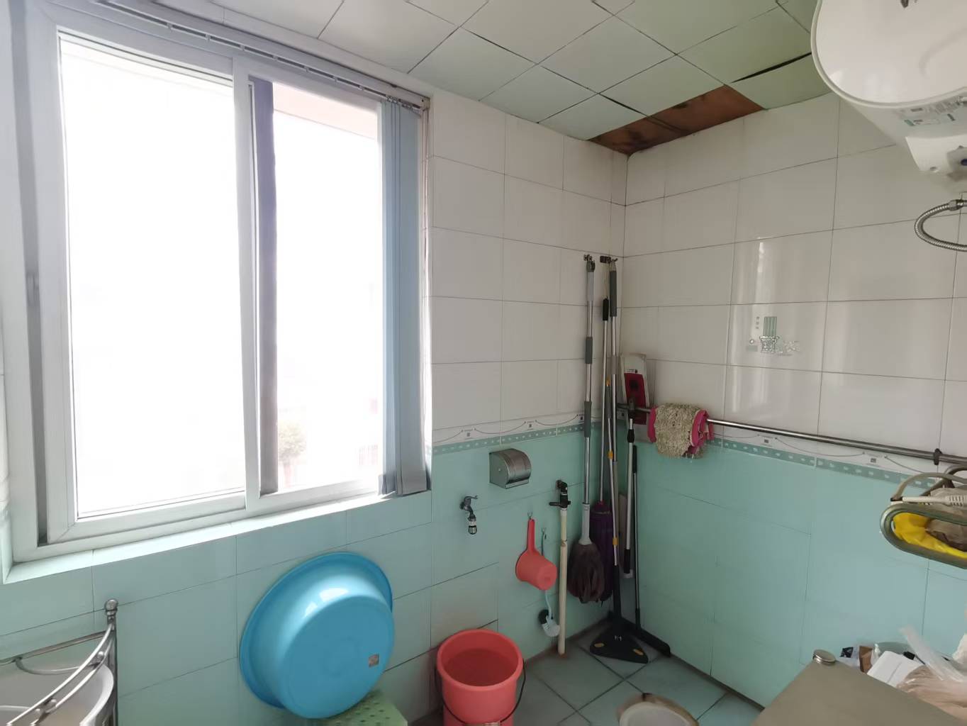 金泰花园 5室2厅2卫 90.0万 金泰花园 5室2厅2卫 90.0万室内图