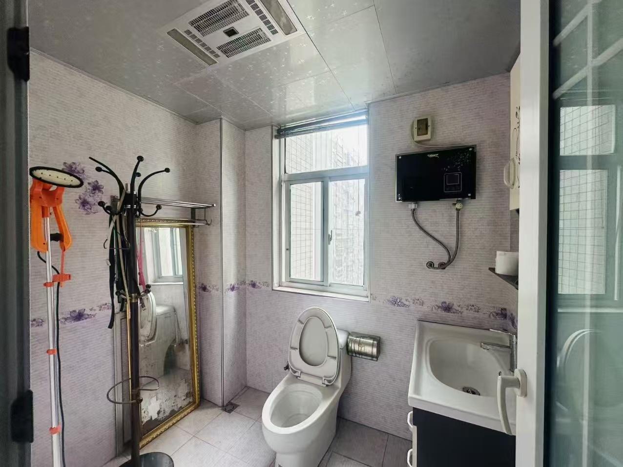 银色现代城 3室2厅1卫 1680.0元/月 银色现代城 3室2厅1卫 1680.0元/月室内图