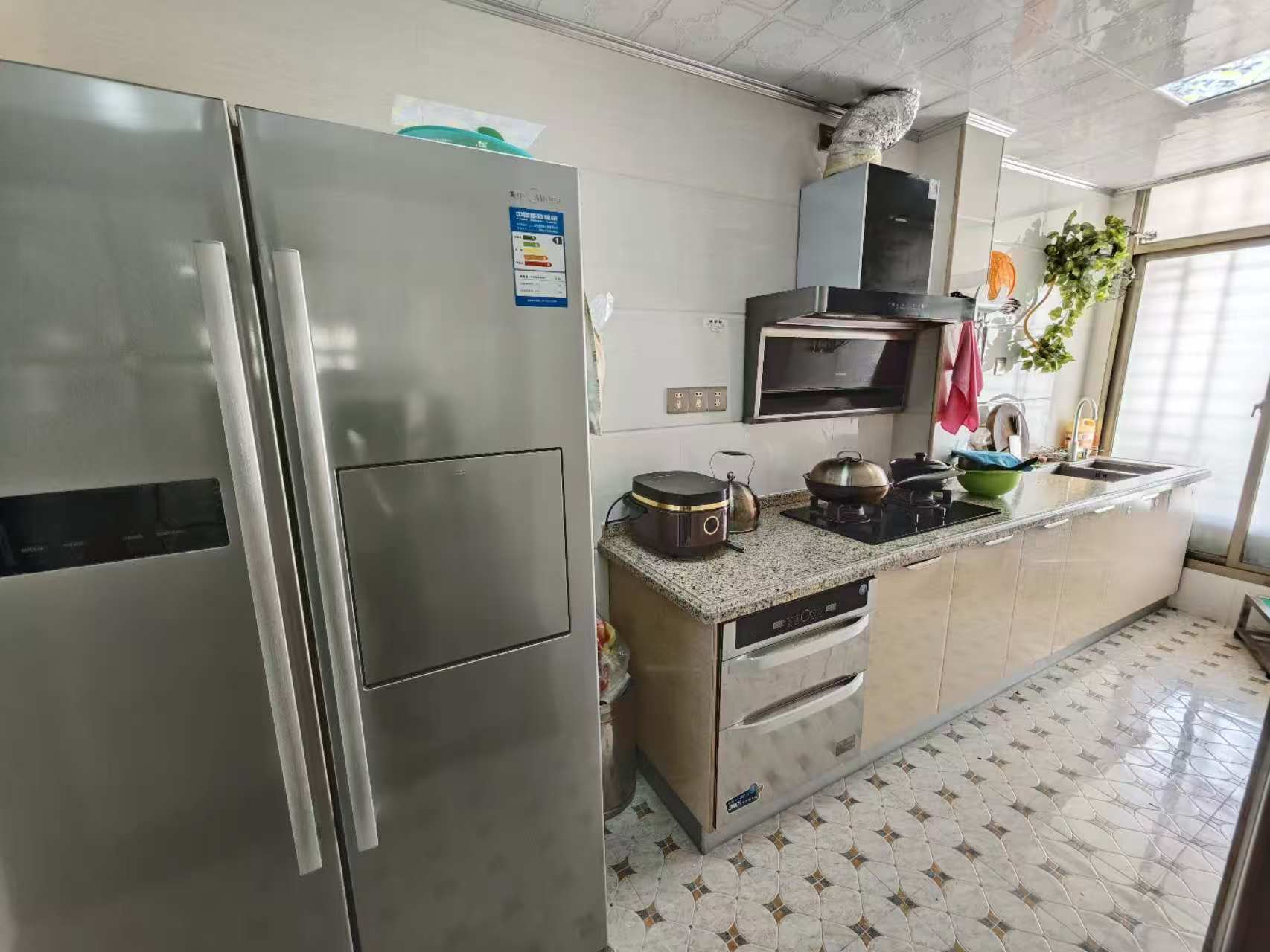 润江财苑 3室2厅2卫 2200.0元/月 润江财苑 3室2厅2卫 2200.0元/月室内图