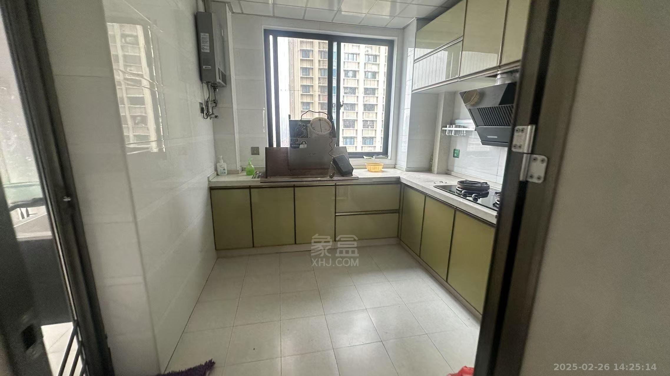 龙腾国际 3室2厅2卫 1800.0元/月 龙腾国际 3室2厅2卫 1800.0元/月室内图