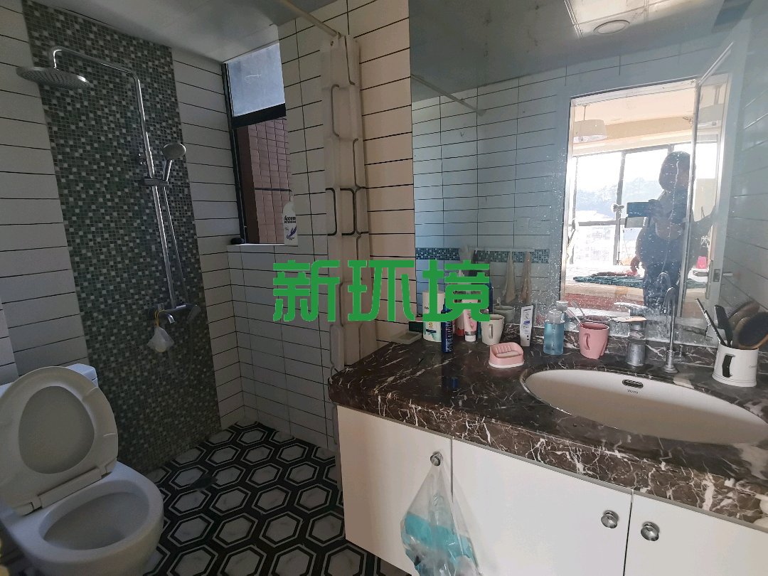 澧水广场  3室2厅2卫   88.00万客厅