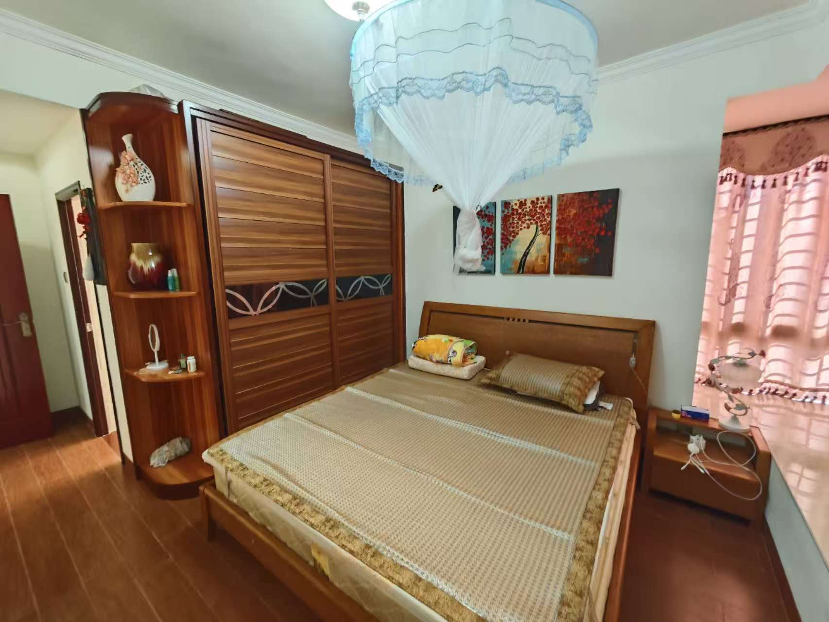 润江财苑 3室2厅2卫 2200.0元/月 润江财苑 3室2厅2卫 2200.0元/月室内图