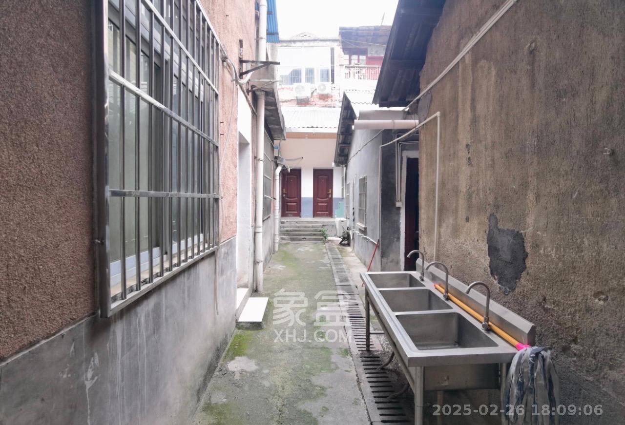 佘家塘、富雅里散盘 6室2厅2卫 4200.0元/月 佘家塘、富雅里散盘 6室2厅2卫 4200.0元/月室内图