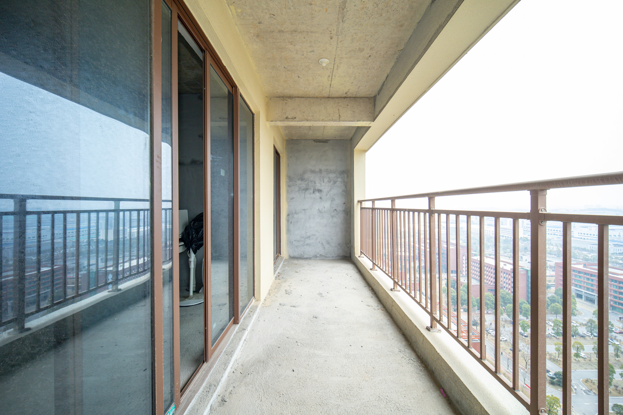 长龙湾 4室2厅2卫 65.8万 长龙湾 4室2厅2卫 65.8万阳台