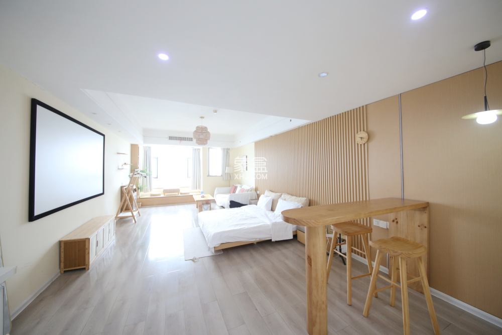 江岸丽都（江与城）  1室1厅1卫    95.0万