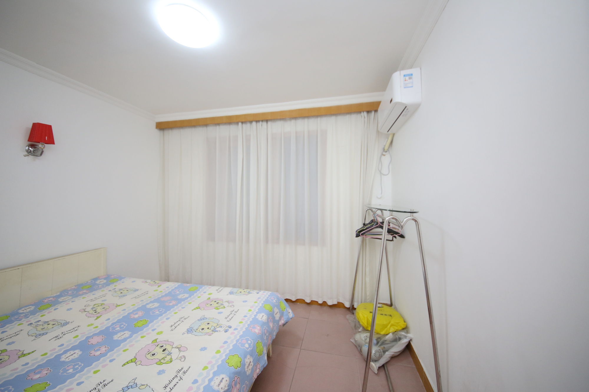 亚细亚大厦  2室1厅1卫   65.00万卧室