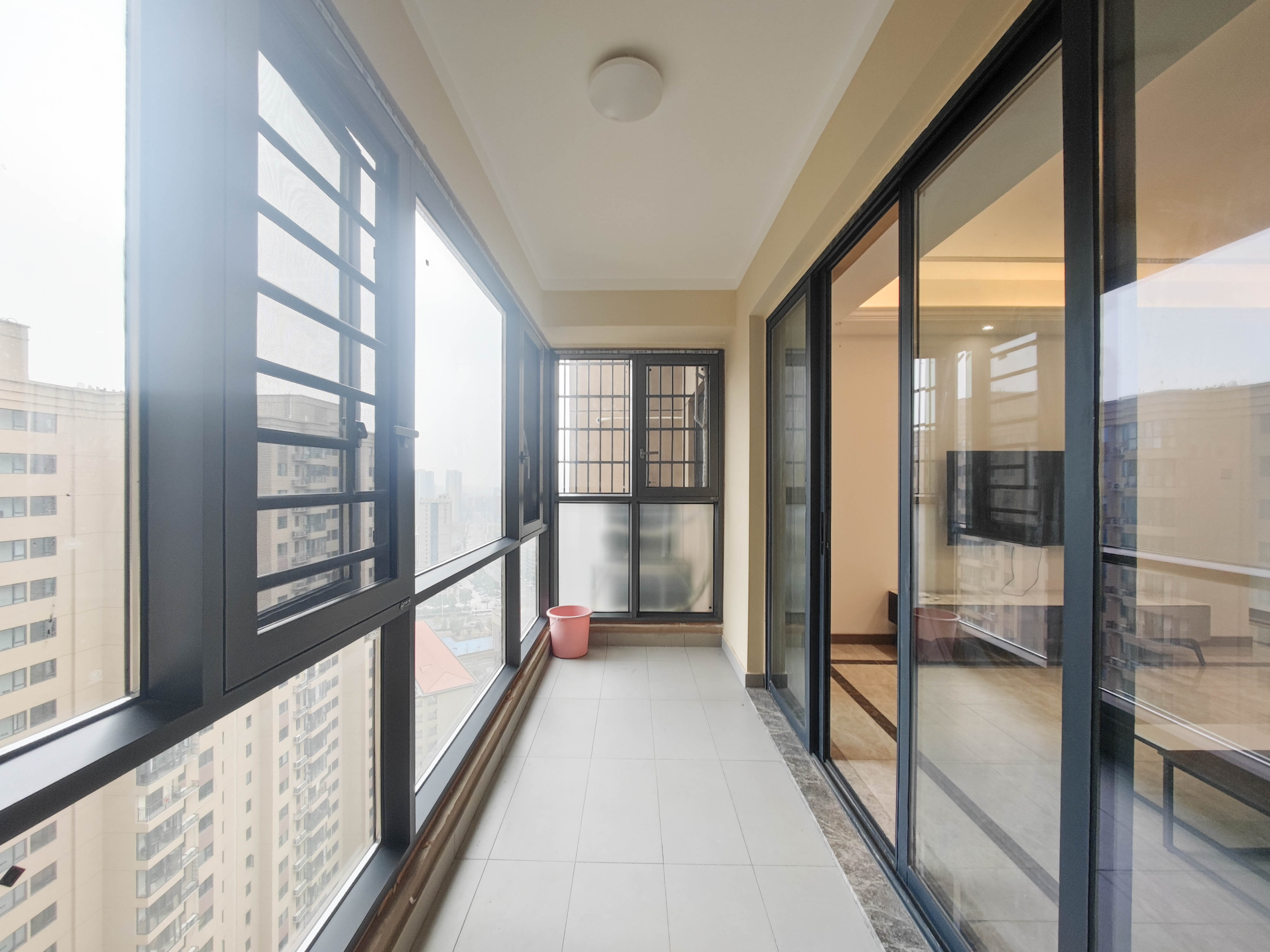 中建璟和城  4室2厅2卫   140.00万阳台