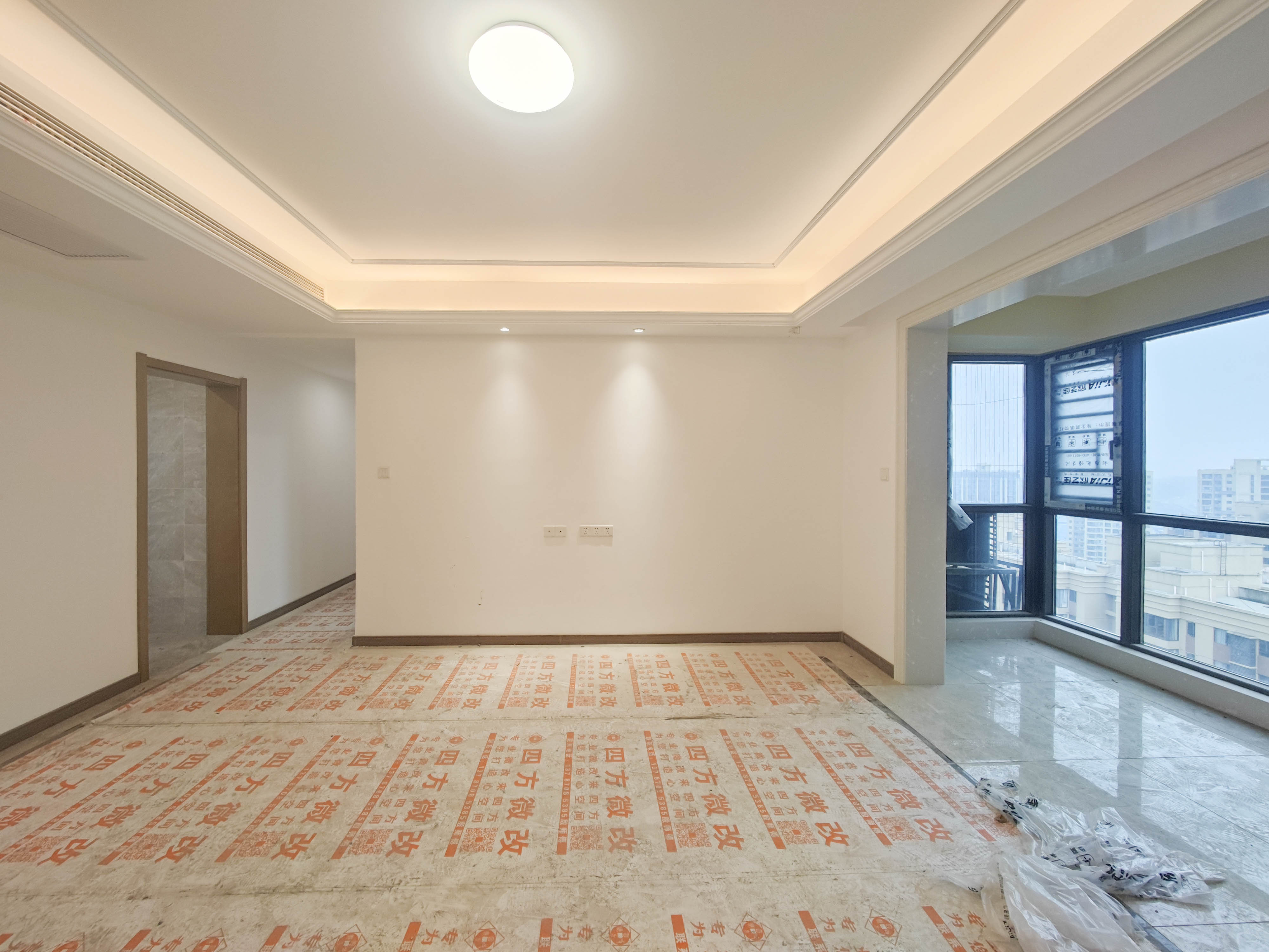 中建璟和城  4室2厅2卫   138.00万客厅