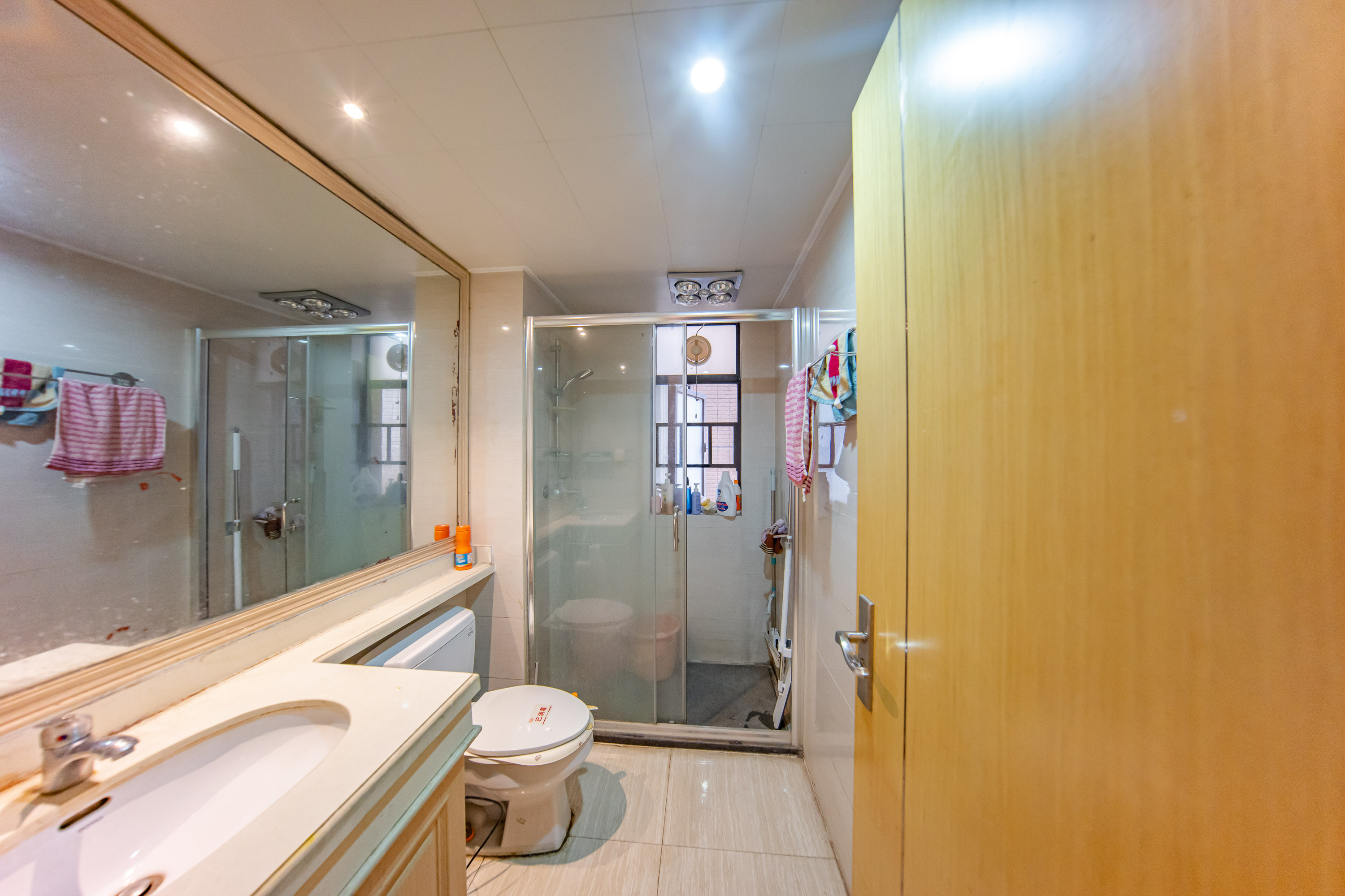 中海国际三期 3室2厅2卫 79.8万 中海国际三期 3室2厅2卫 79.8万卫生间