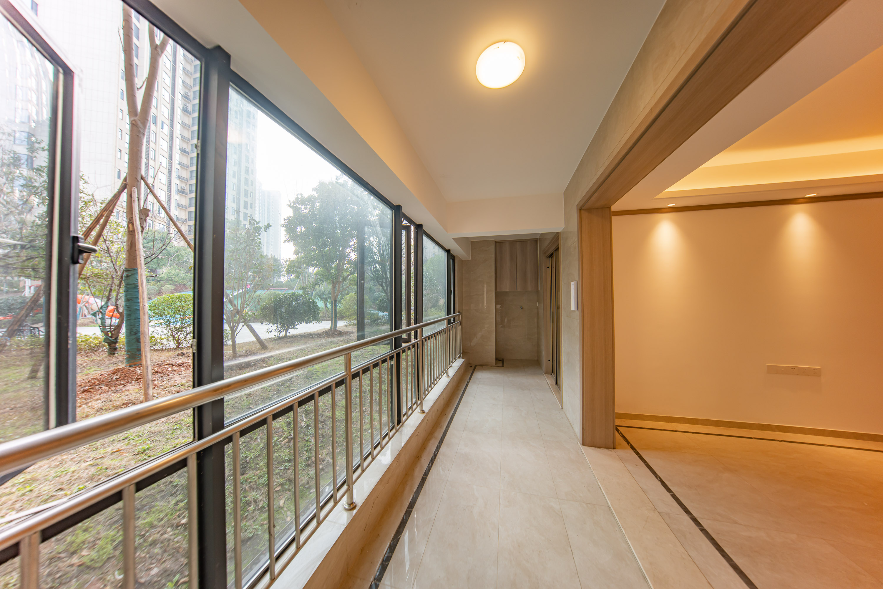 建投象山国际  4室2厅2卫   182.00万阳台