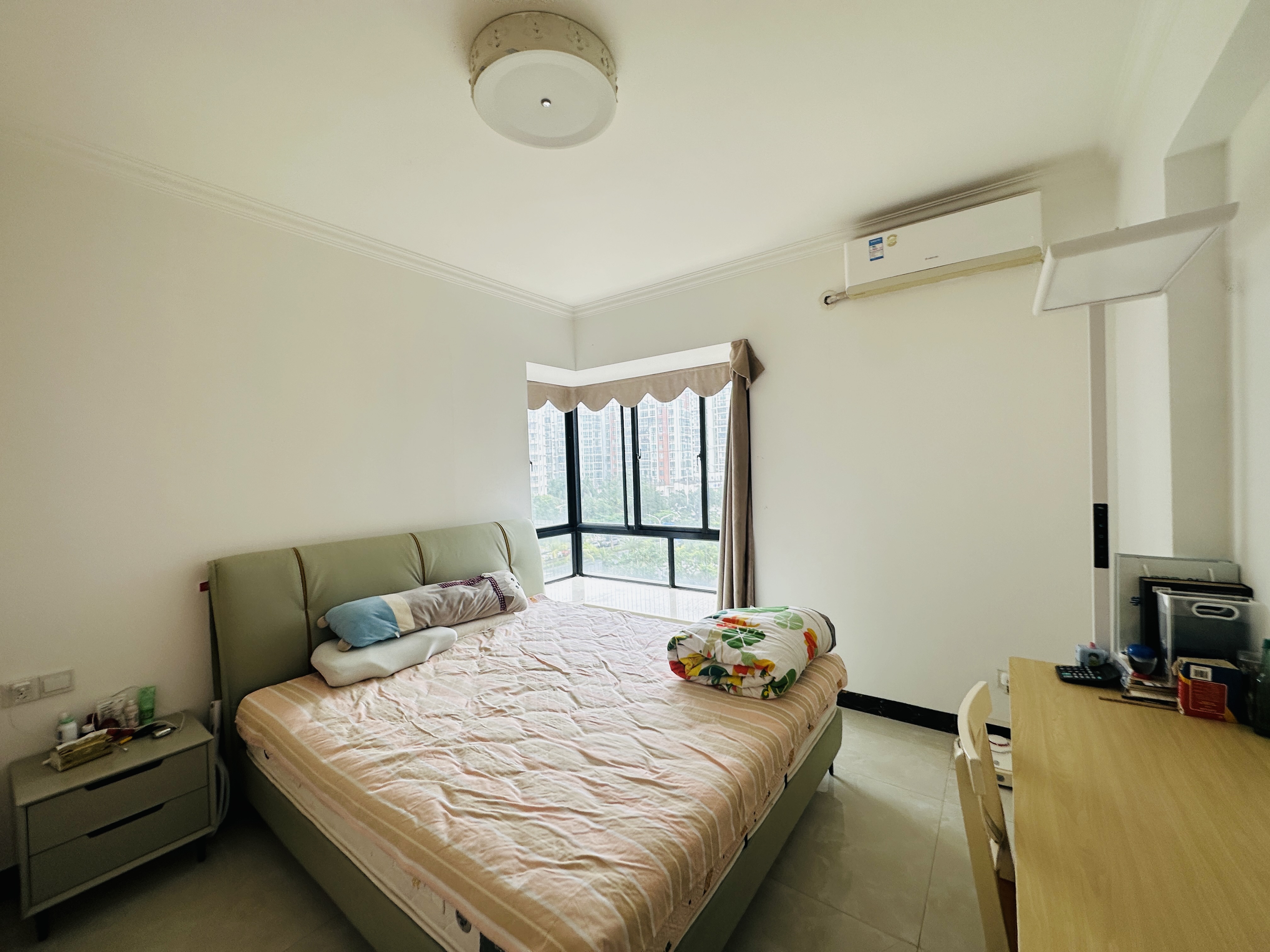 世纪海岸  2室2厅2卫    195.0万 世纪海岸  2室2厅2卫    195.0万卧室