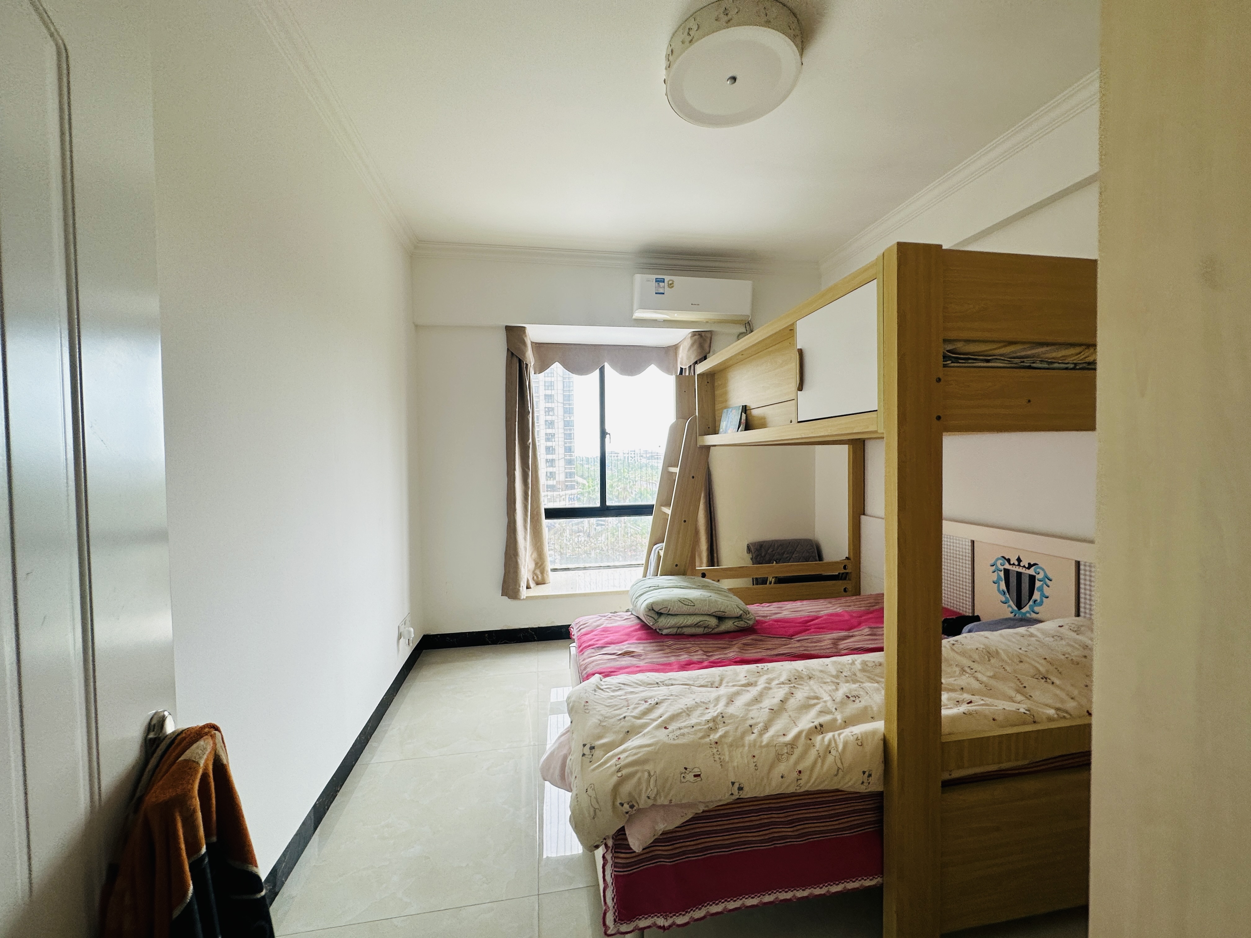 世纪海岸  2室2厅2卫    195.0万 世纪海岸  2室2厅2卫    195.0万卧室