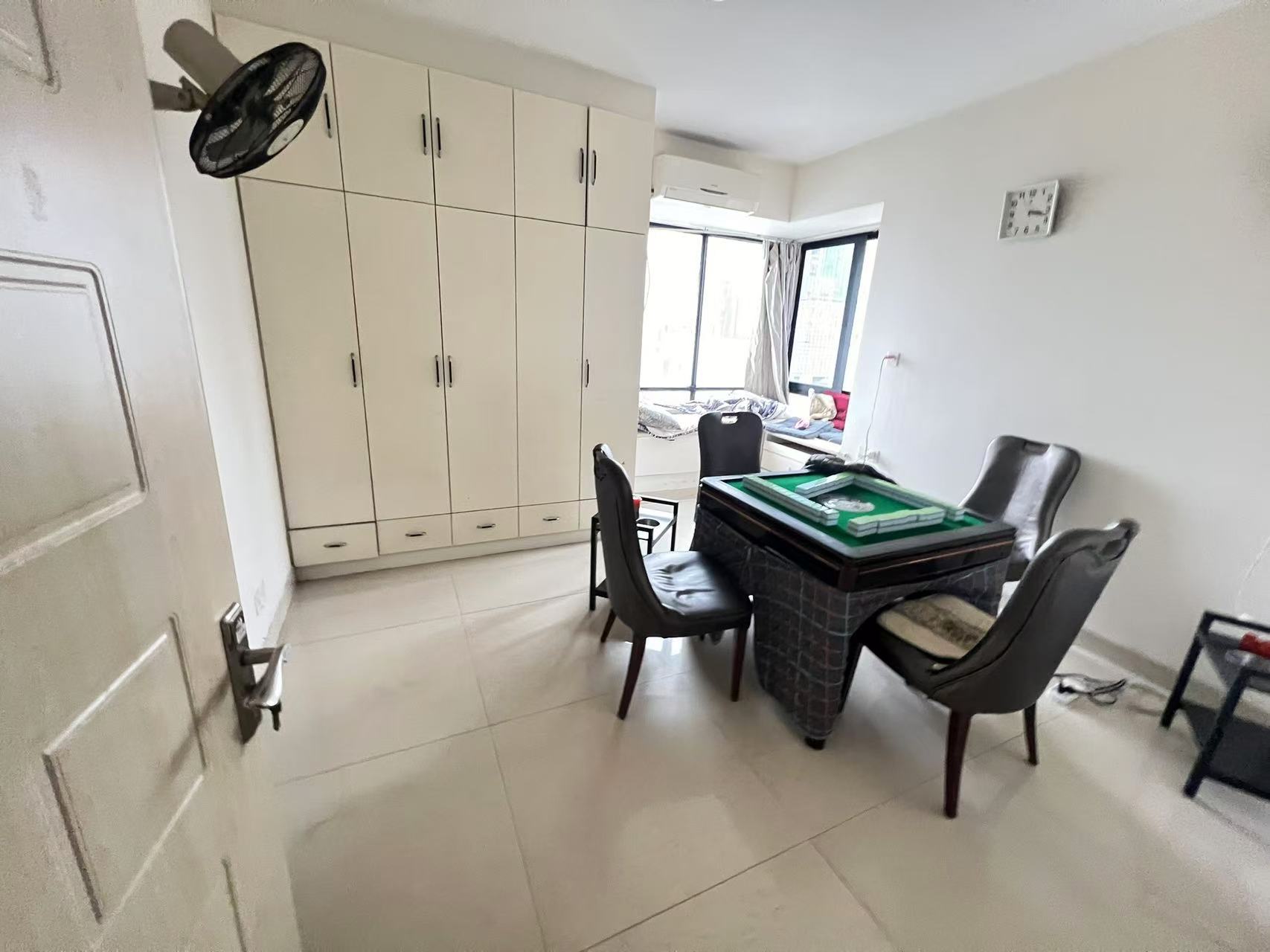 中央商业广场 3室2厅2卫 79.0万 中央商业广场 3室2厅2卫 79.0万室内图