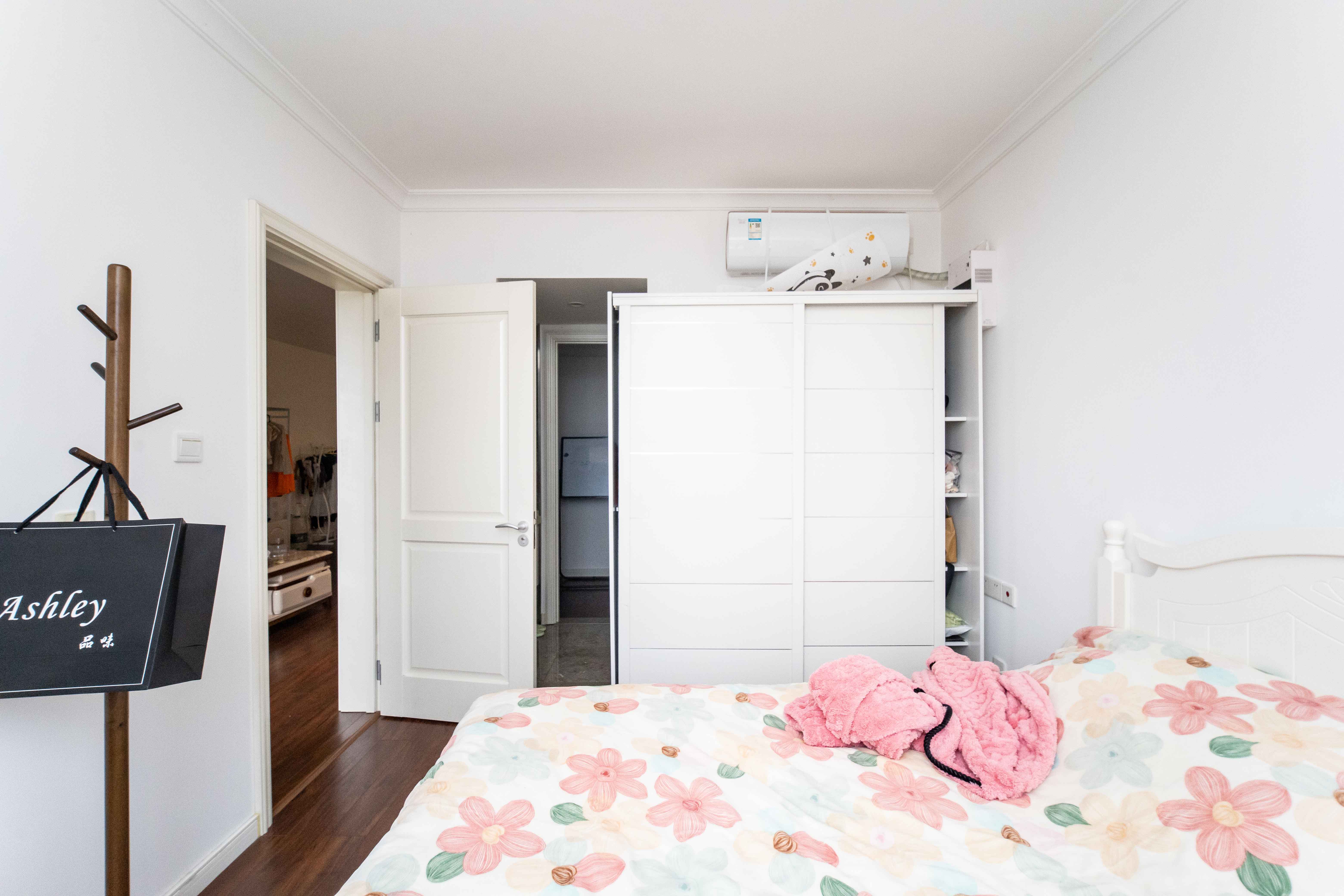 万科金域蓝湾 3室2厅2卫 115.0万 万科金域蓝湾 3室2厅2卫 115.0万卧室