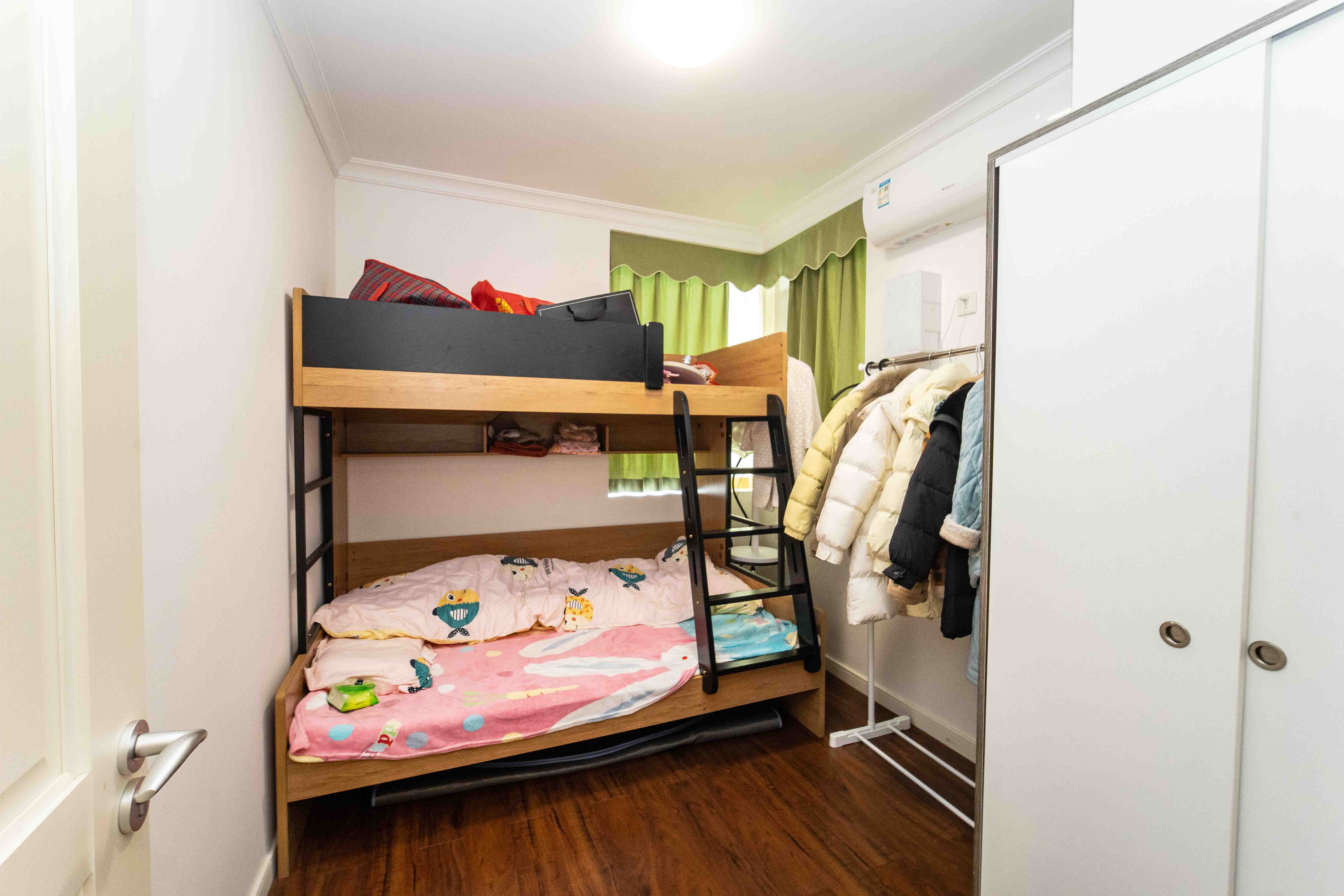 万科金域蓝湾 3室2厅2卫 115.0万 万科金域蓝湾 3室2厅2卫 115.0万卧室