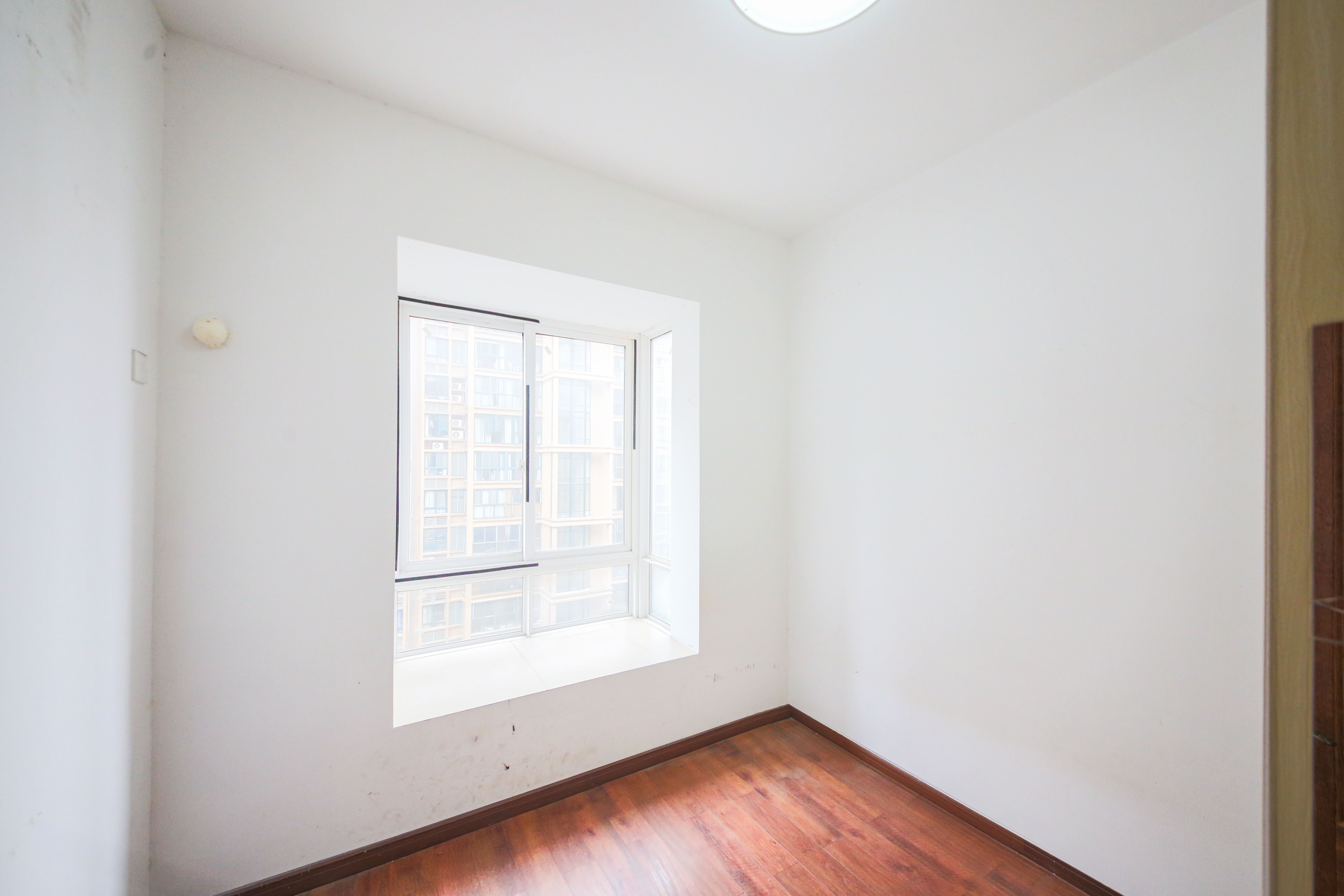 星城荣域 4室2厅2卫 188.0万 星城荣域 4室2厅2卫 188.0万卧室