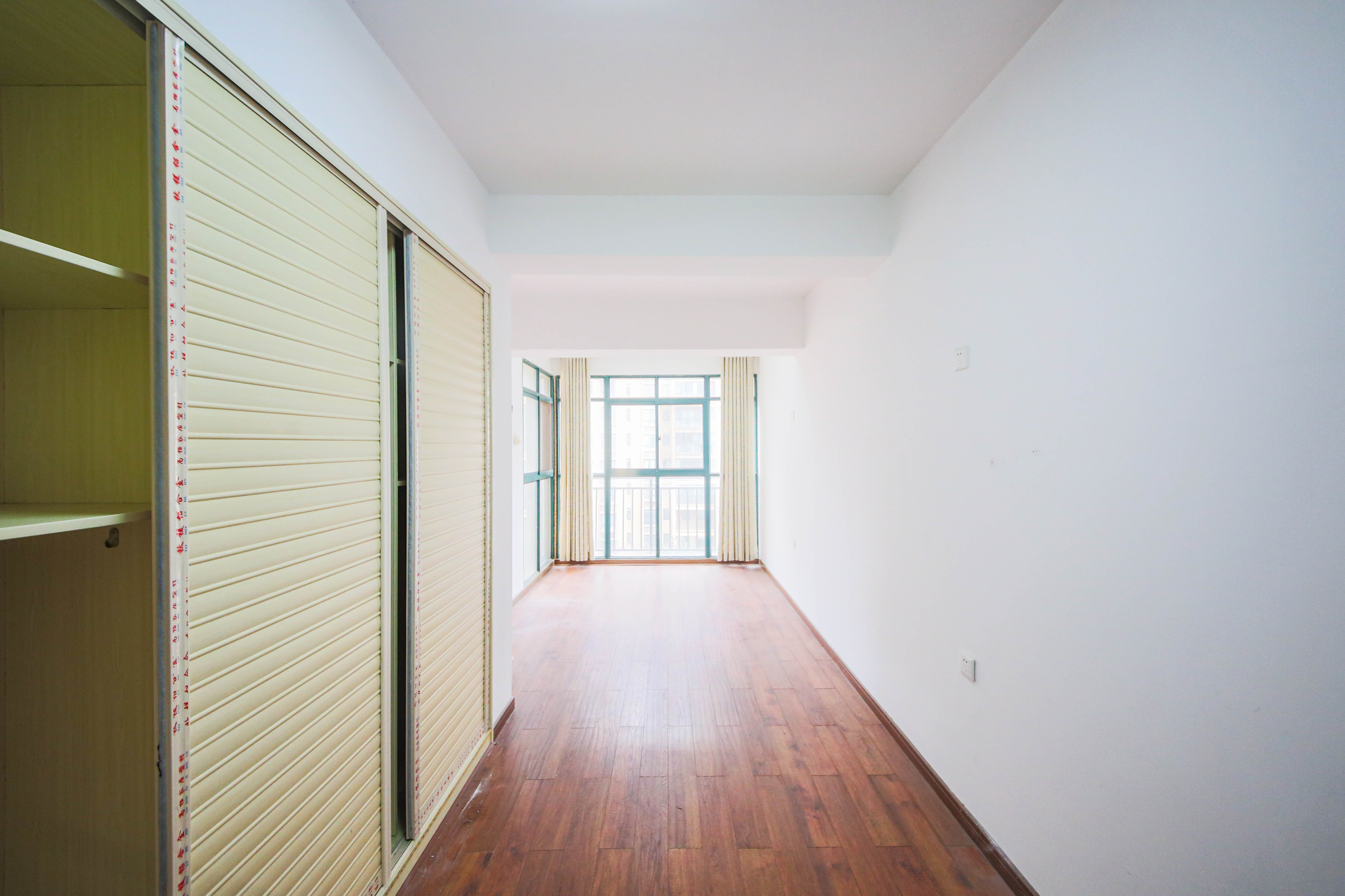 星城荣域 4室2厅2卫 188.0万 星城荣域 4室2厅2卫 188.0万卧室