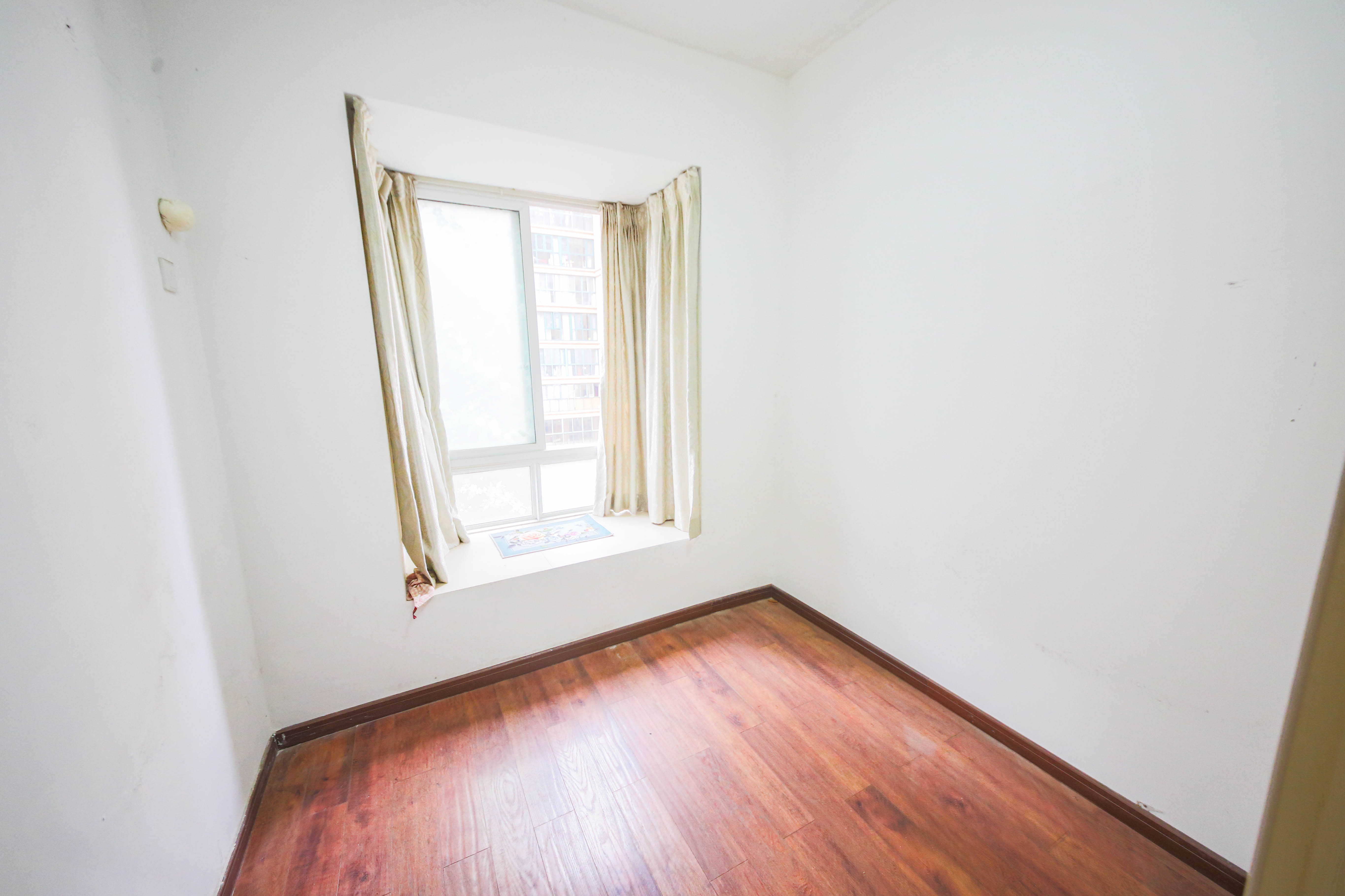 星城荣域 4室2厅2卫 188.0万 星城荣域 4室2厅2卫 188.0万卧室