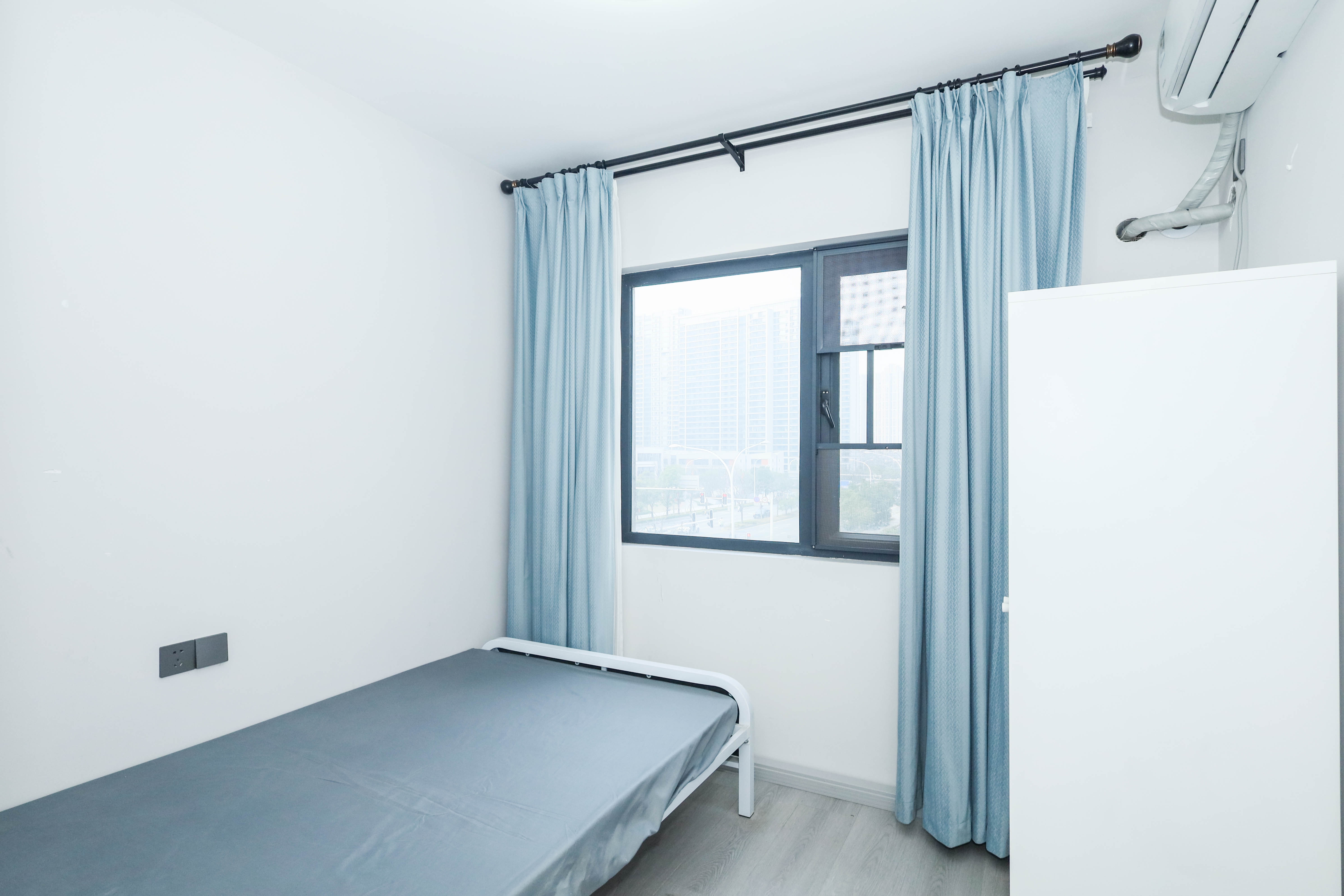 南山梅溪一方 4室2厅2卫 137.0万 南山梅溪一方 4室2厅2卫 137.0万卧室