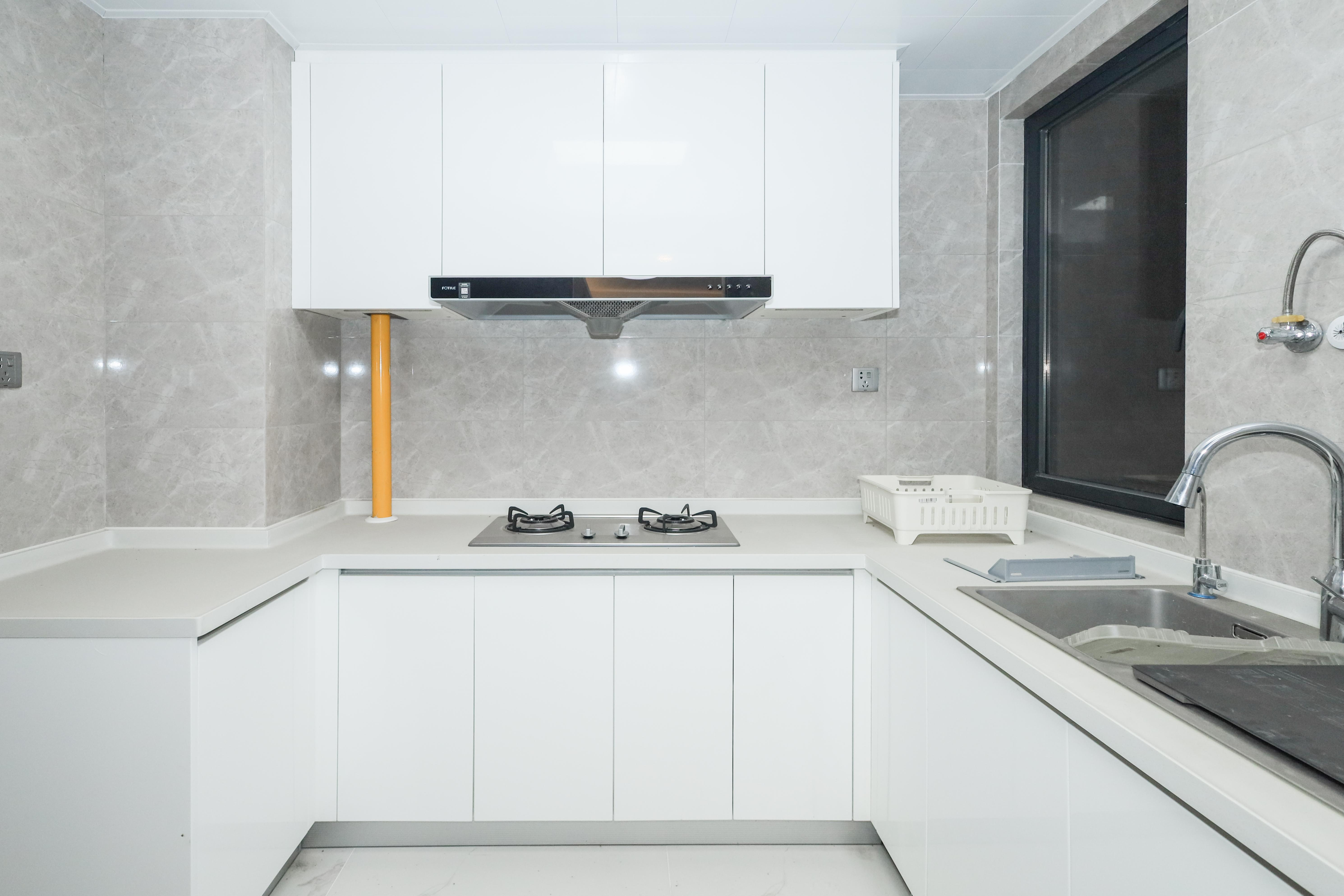 中海阅溪府 3室2厅2卫 145.0万 中海阅溪府 3室2厅2卫 145.0万厨房