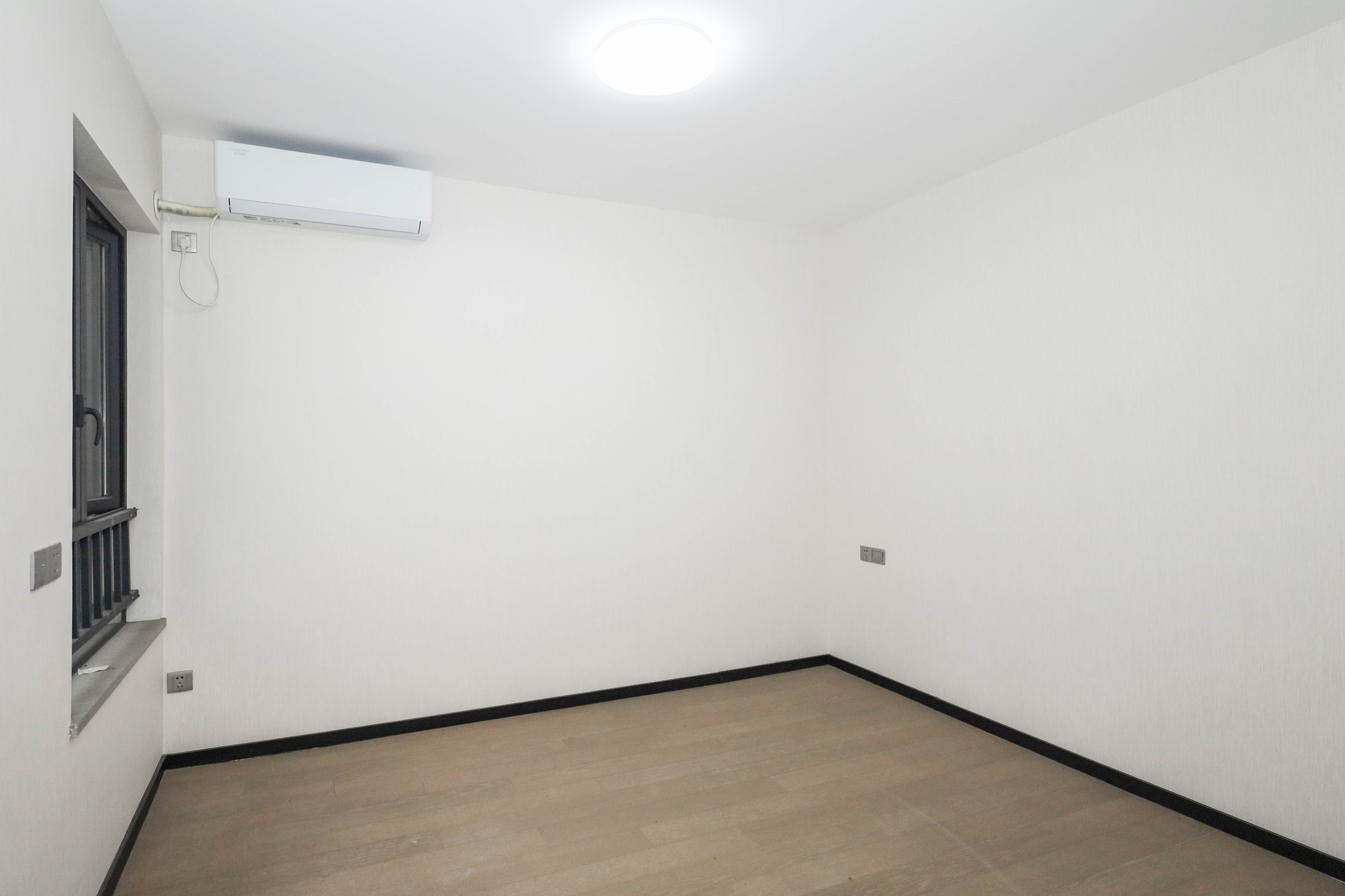 中海阅溪府 3室2厅2卫 145.0万 中海阅溪府 3室2厅2卫 145.0万卧室