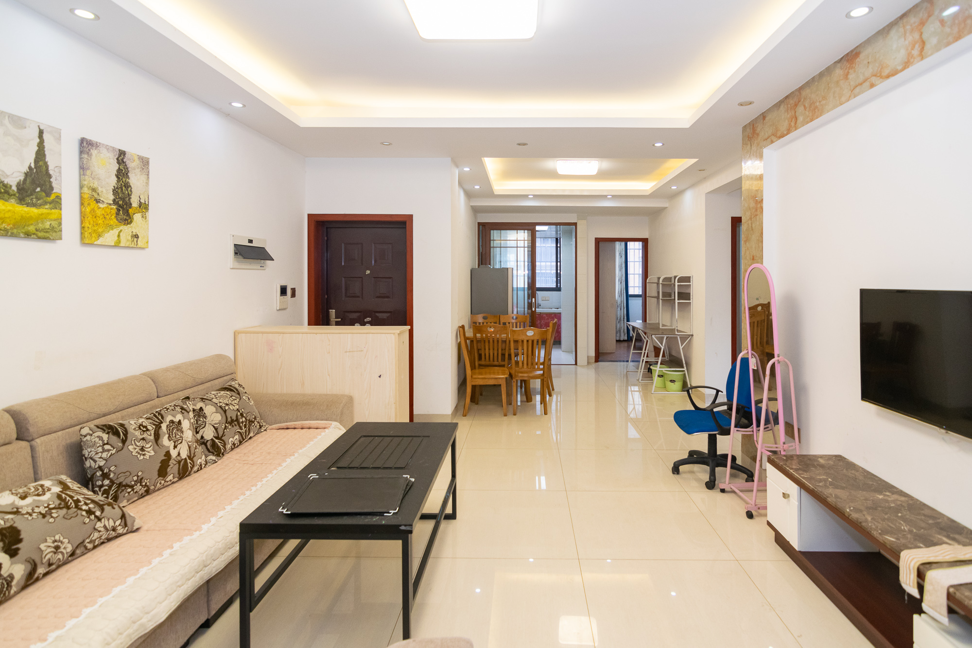 澳海澜庭 3室2厅2卫 59.8万 澳海澜庭 3室2厅2卫 59.8万客厅