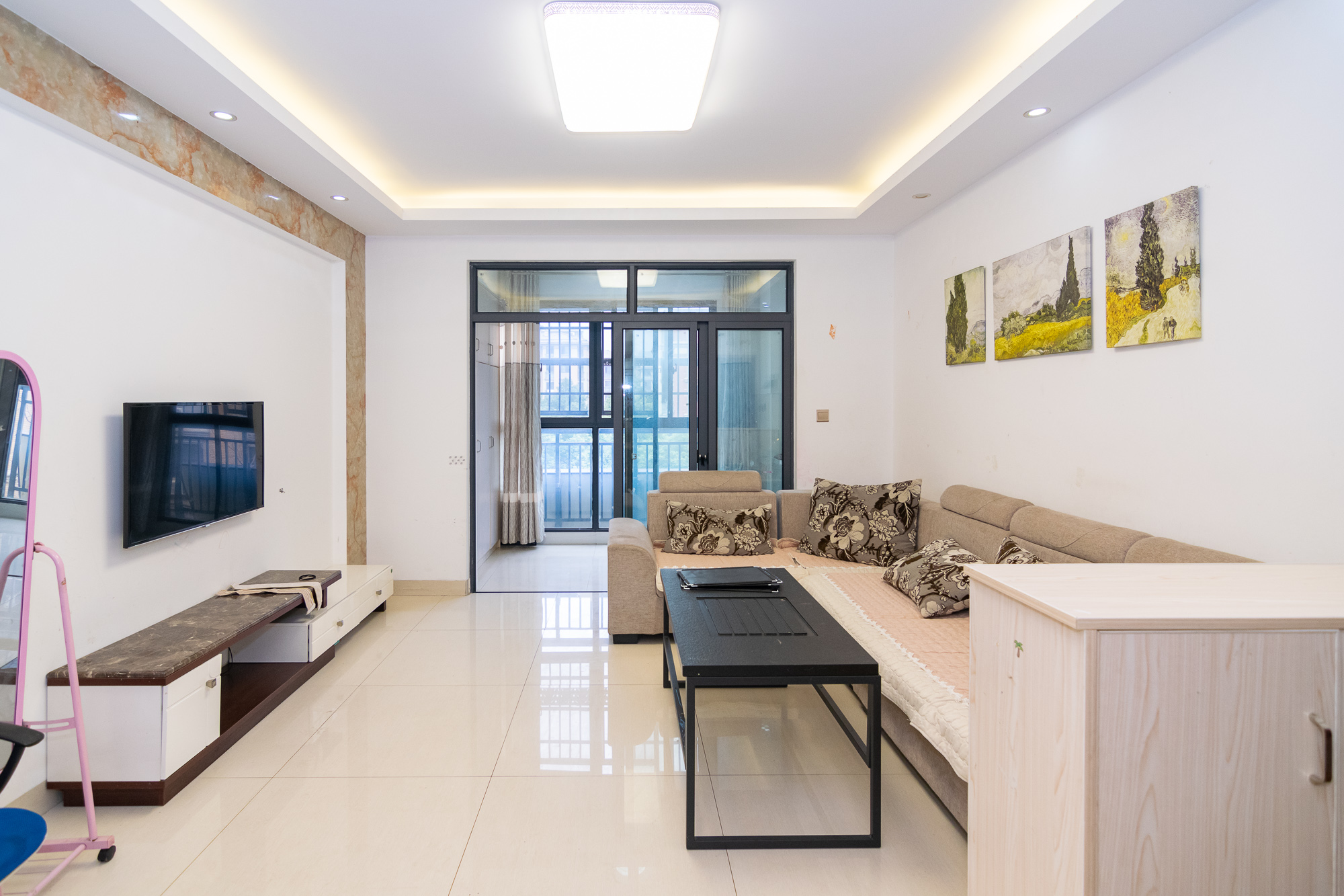 澳海澜庭 3室2厅2卫 59.8万 澳海澜庭 3室2厅2卫 59.8万客厅