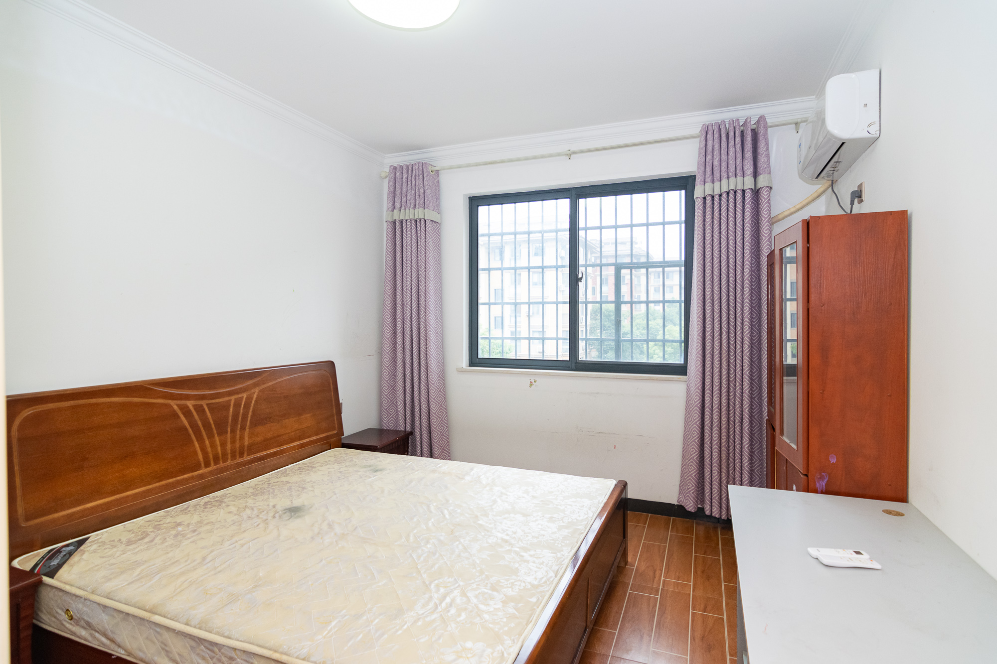 澳海澜庭 3室2厅2卫 59.8万 澳海澜庭 3室2厅2卫 59.8万卧室