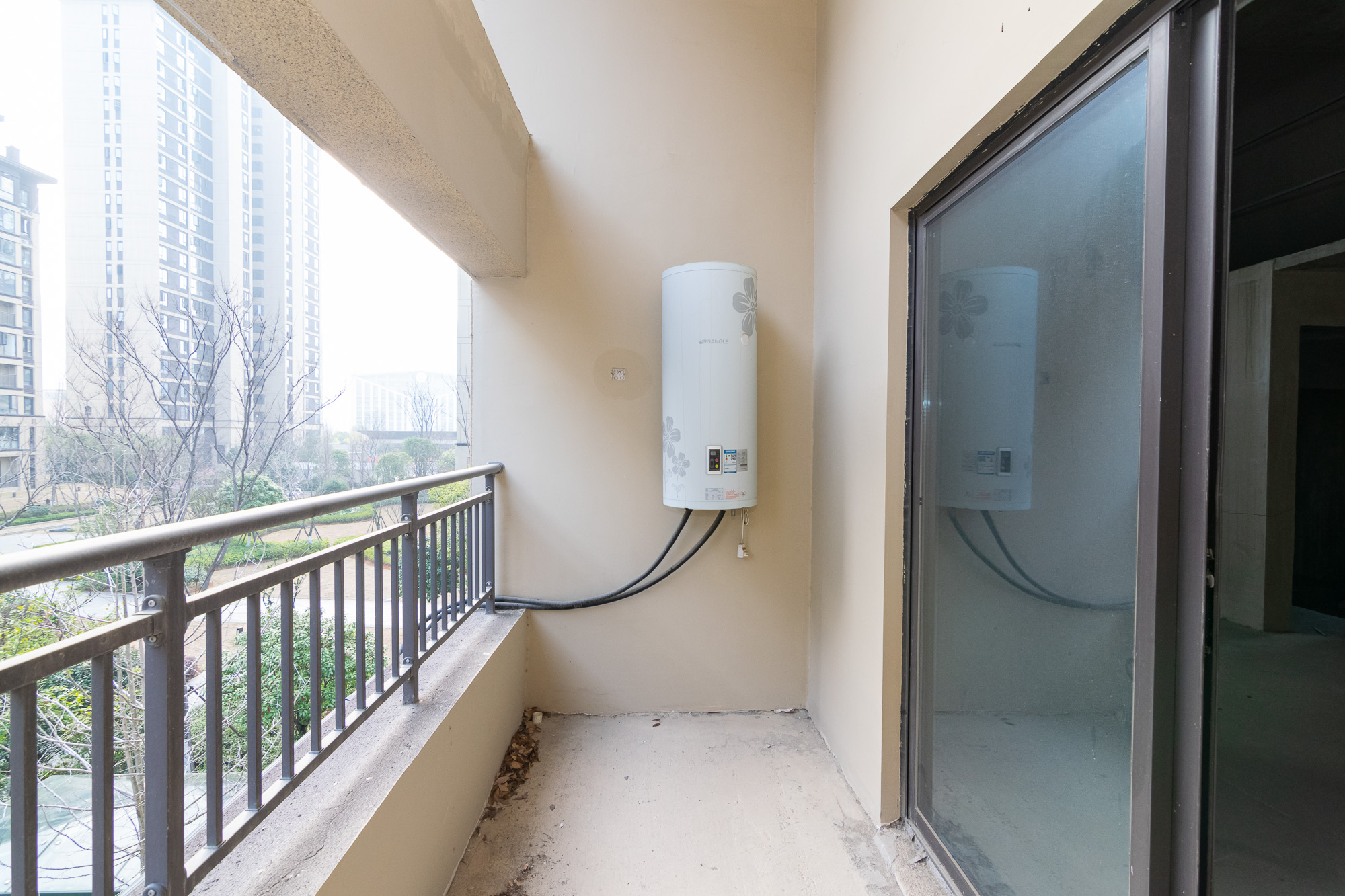 阳光城联利悦澜府  4室2厅2卫    92.0万 阳光城联利悦澜府  4室2厅2卫    92.0万阳台