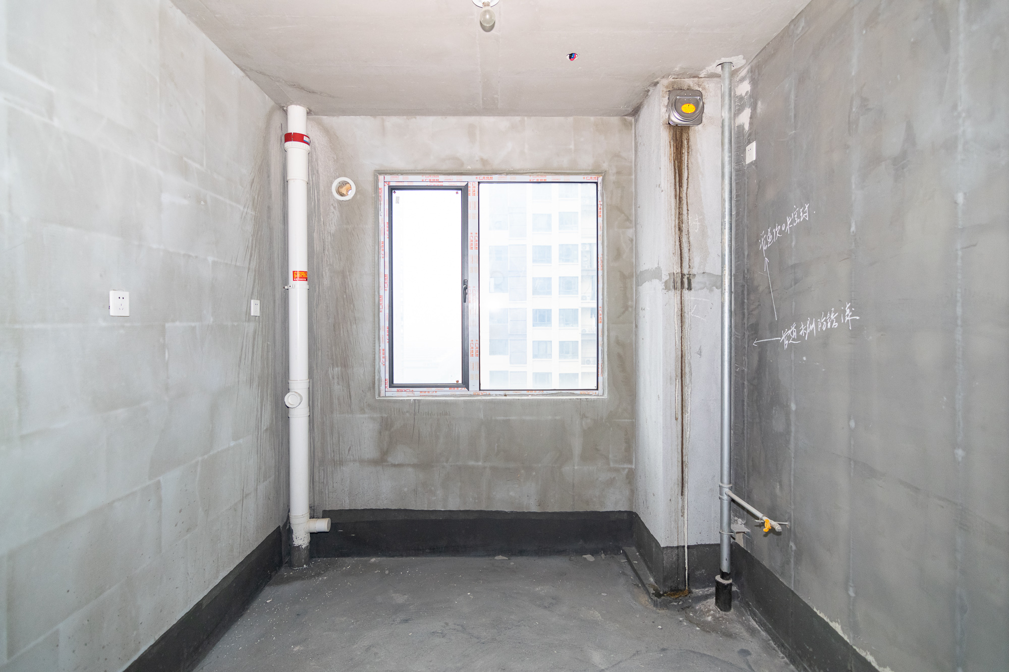 澳海望洲府  4室2厅2卫    72.0万厨房