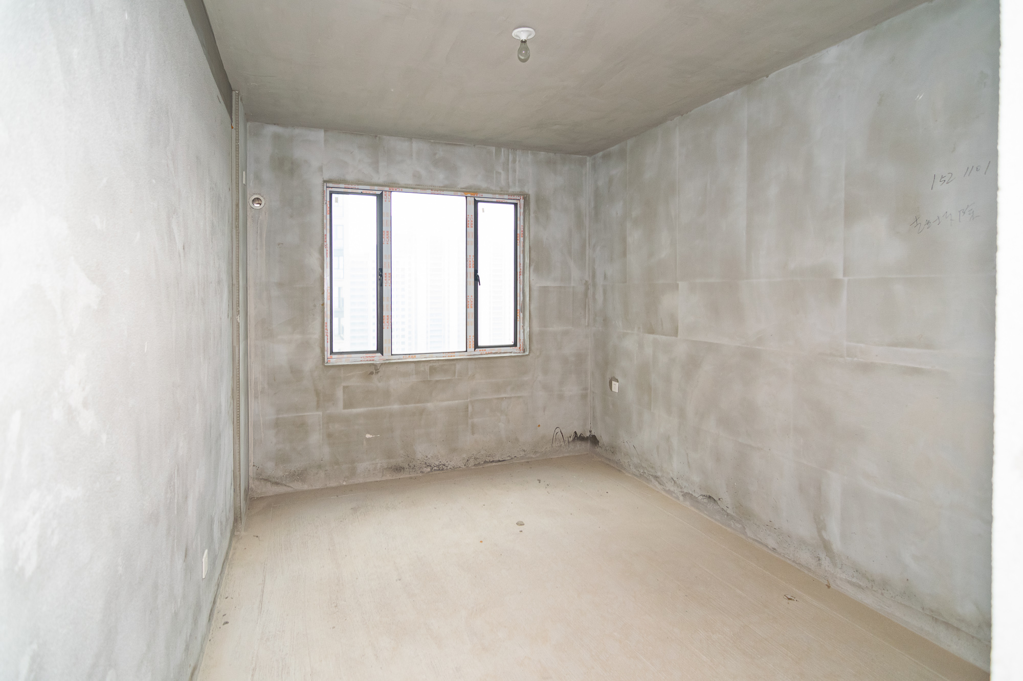 澳海望洲府  4室2厅2卫    72.0万卧室