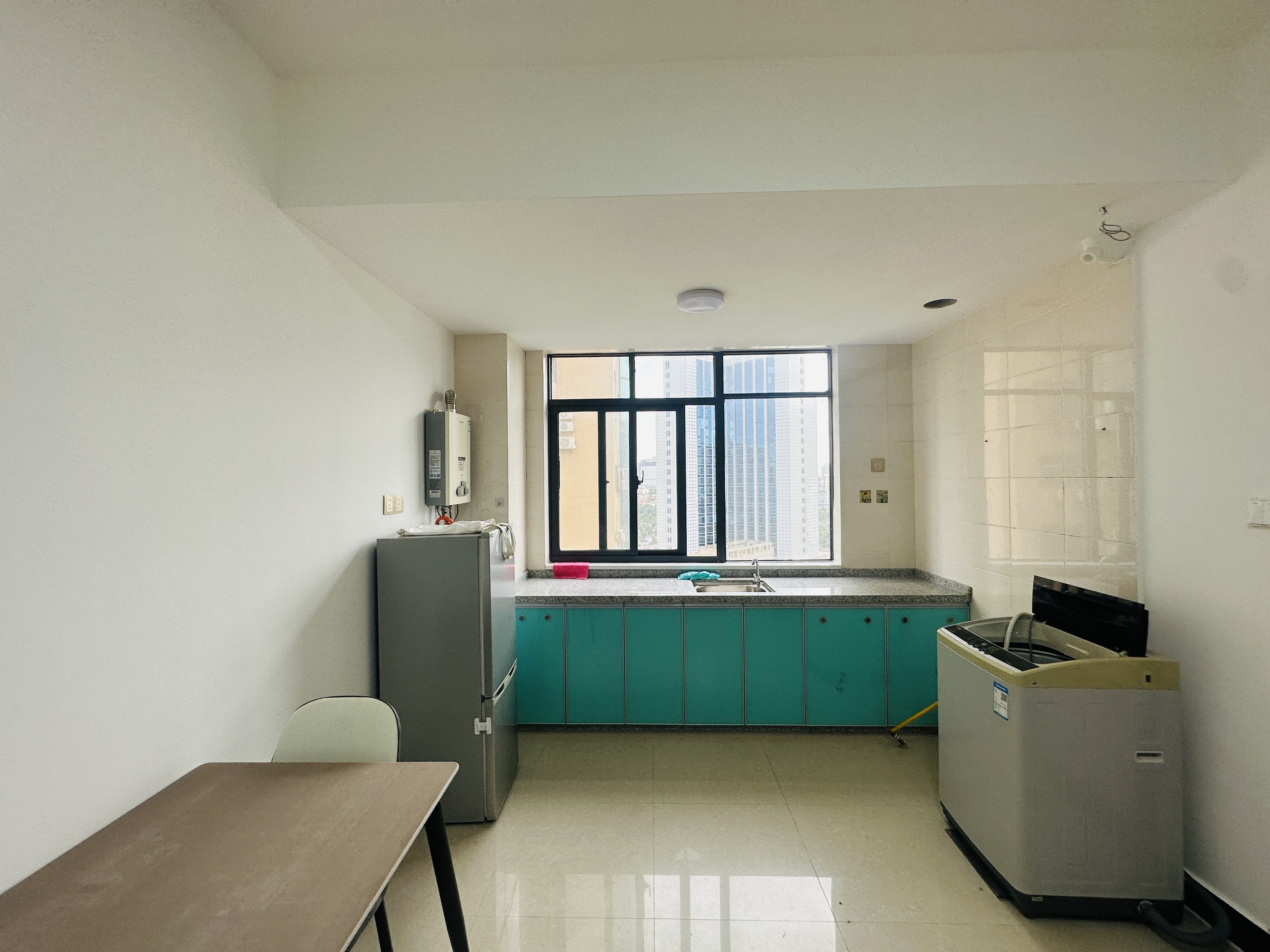 丽花城 1室1厅1卫 52.0万 丽花城 1室1厅1卫 52.0万厨房