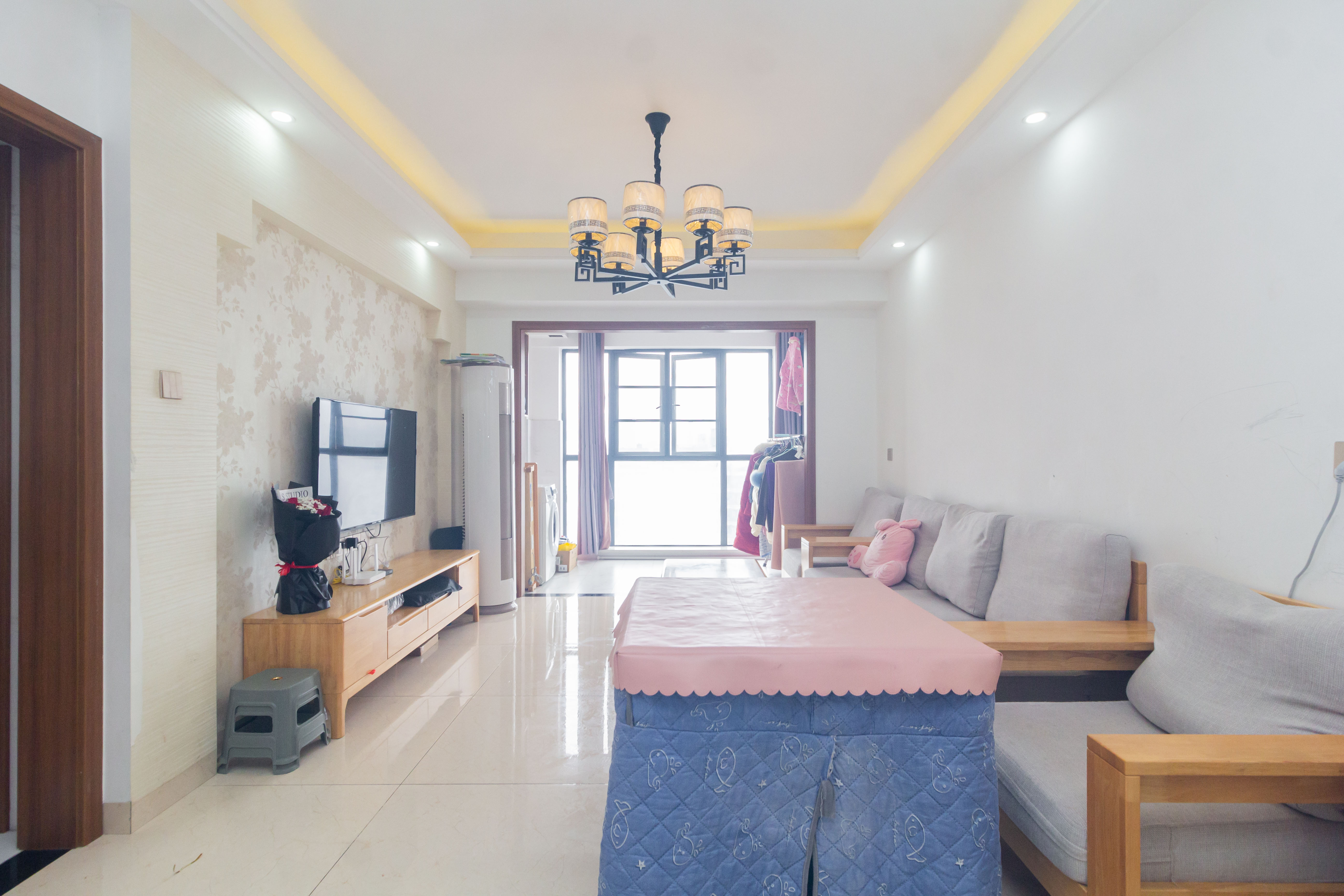 中交中央公园D4区  3室2厅1卫    95.0万 中交中央公园D4区  3室2厅1卫    95.0万客厅