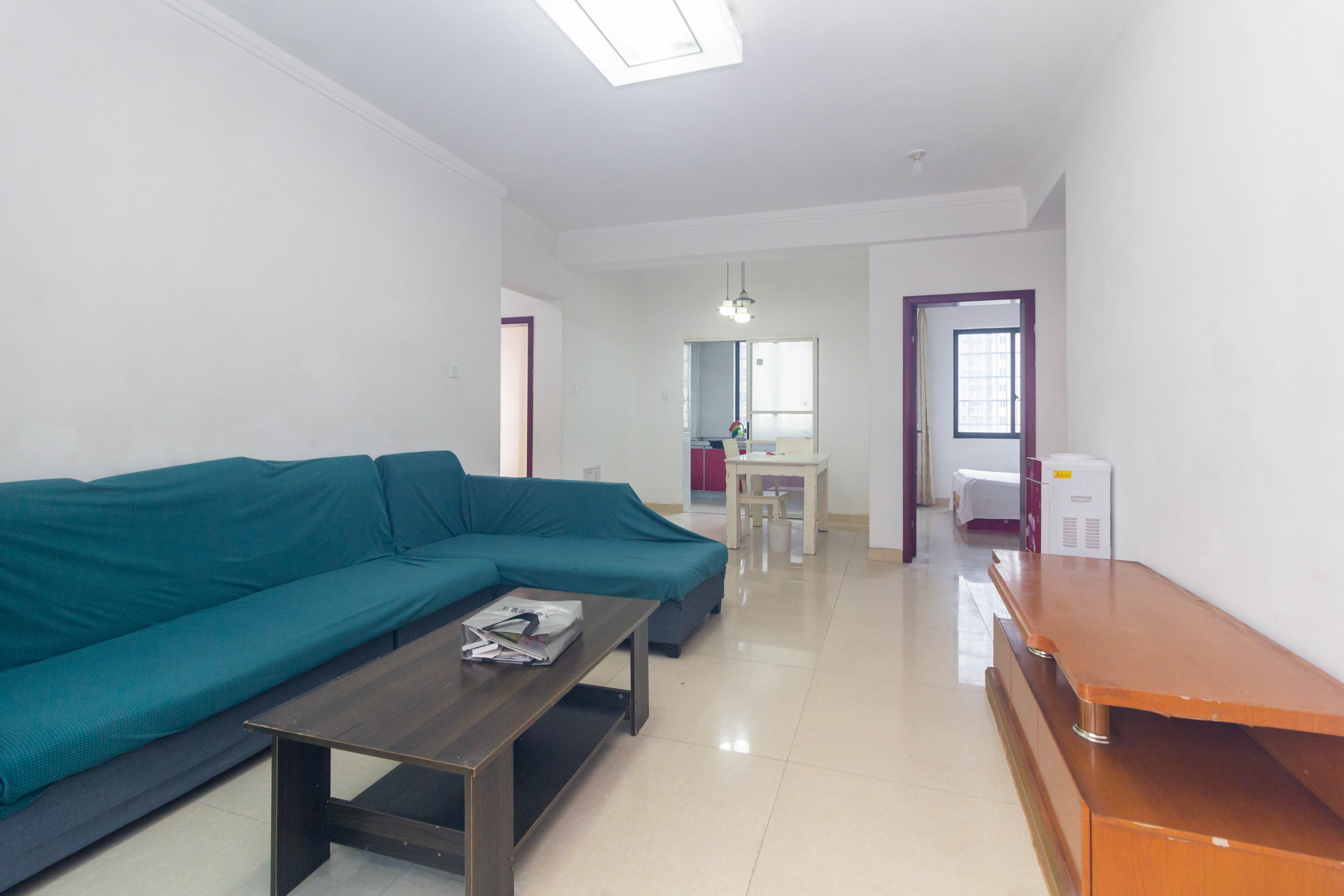 紫御江山  3室2厅1卫    75.0万 紫御江山  3室2厅1卫    75.0万客厅