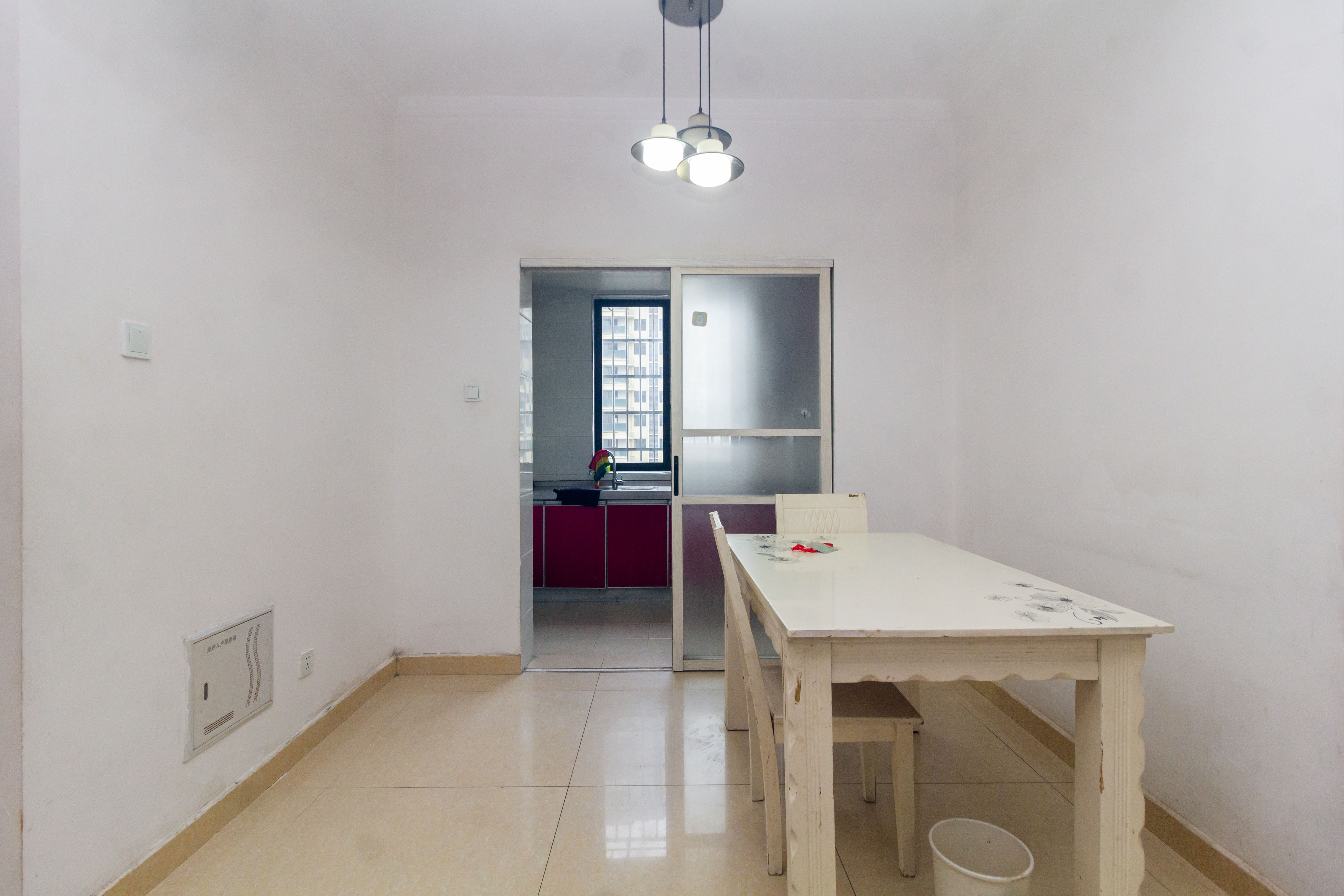 紫御江山  3室2厅1卫    75.0万 紫御江山  3室2厅1卫    75.0万客厅